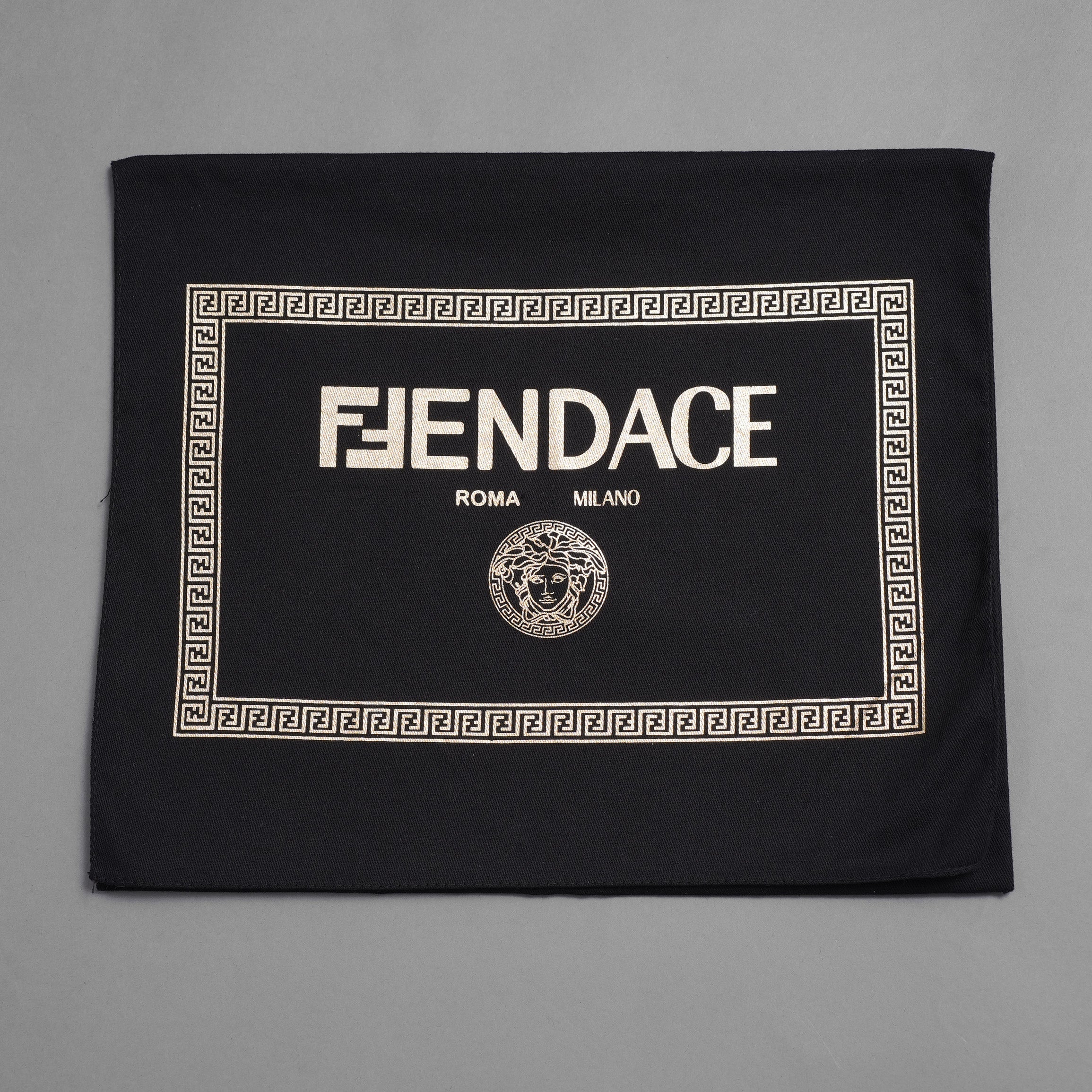 FENDACE フェンダーチェ FENDI×VERSACE コラボ / 美品 22SS ロゴ メッシュ 半袖Tシャツ / FAF649 AKGW / size XS (GOLD)