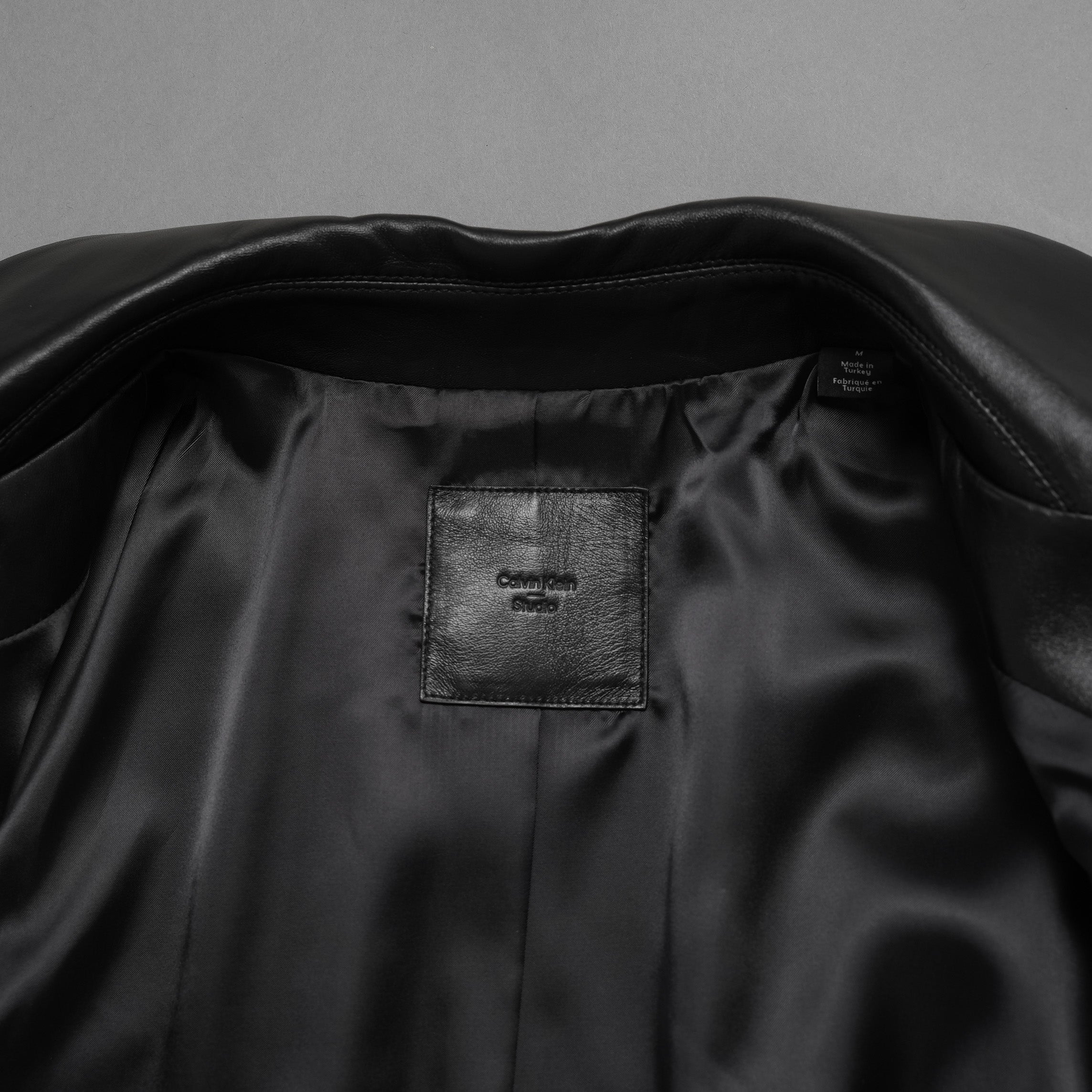 Calvin Klein Studio カルバン クライン スタジオ  / 美品 CK プレミアムライン / ラムレザー ハーフ コート / SP81600320 / size M (BLACK)