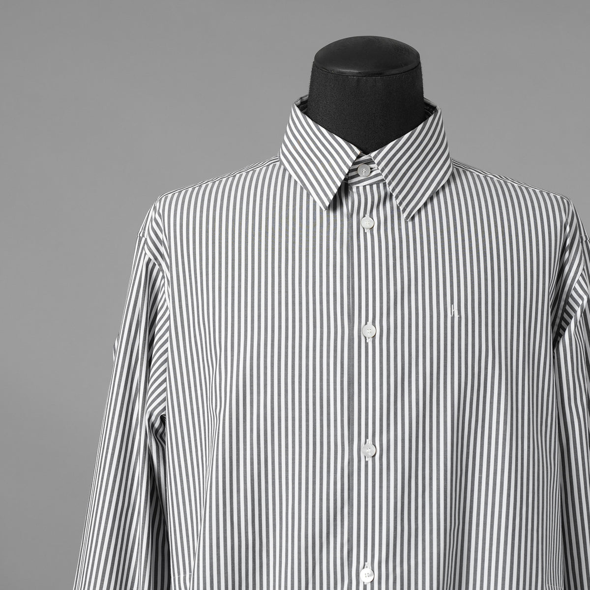 th products TARO HORIUCHI タロウ ホリウチ / 美品 25SS "ROMAN" Midsize Shirt  esteneige broad cloth 長袖シャツ / 2501 SH29 103 / size 1 (GRAY) 352111-in-ue