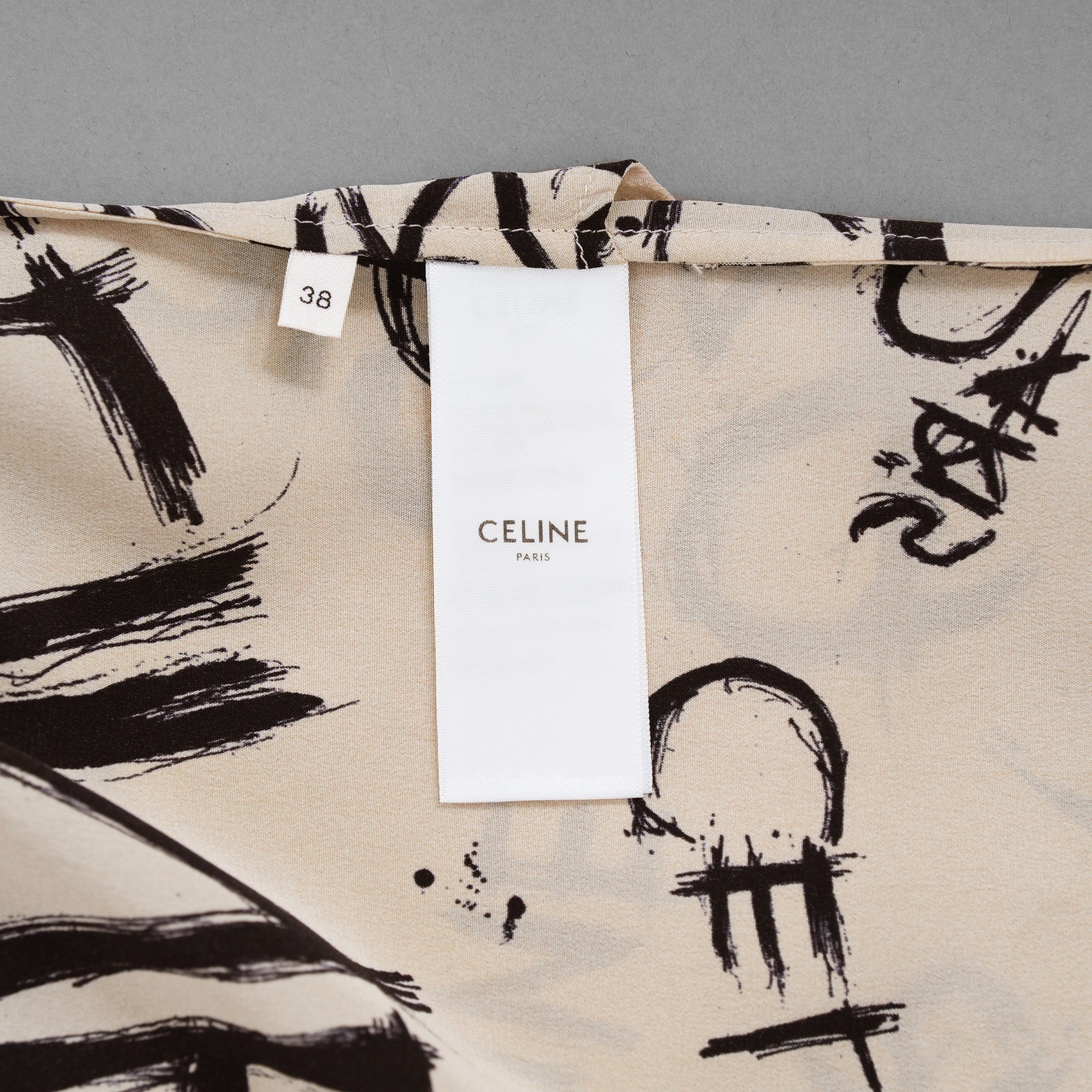 CELINE セリーヌ / 美品 21SS トリオンフ & ロゴ スクリブル プリント クレープ・ド・シーヌ シルク ショートパンツ / ラクガキ プリント /2P711731R / size 38 (BEIGE)
