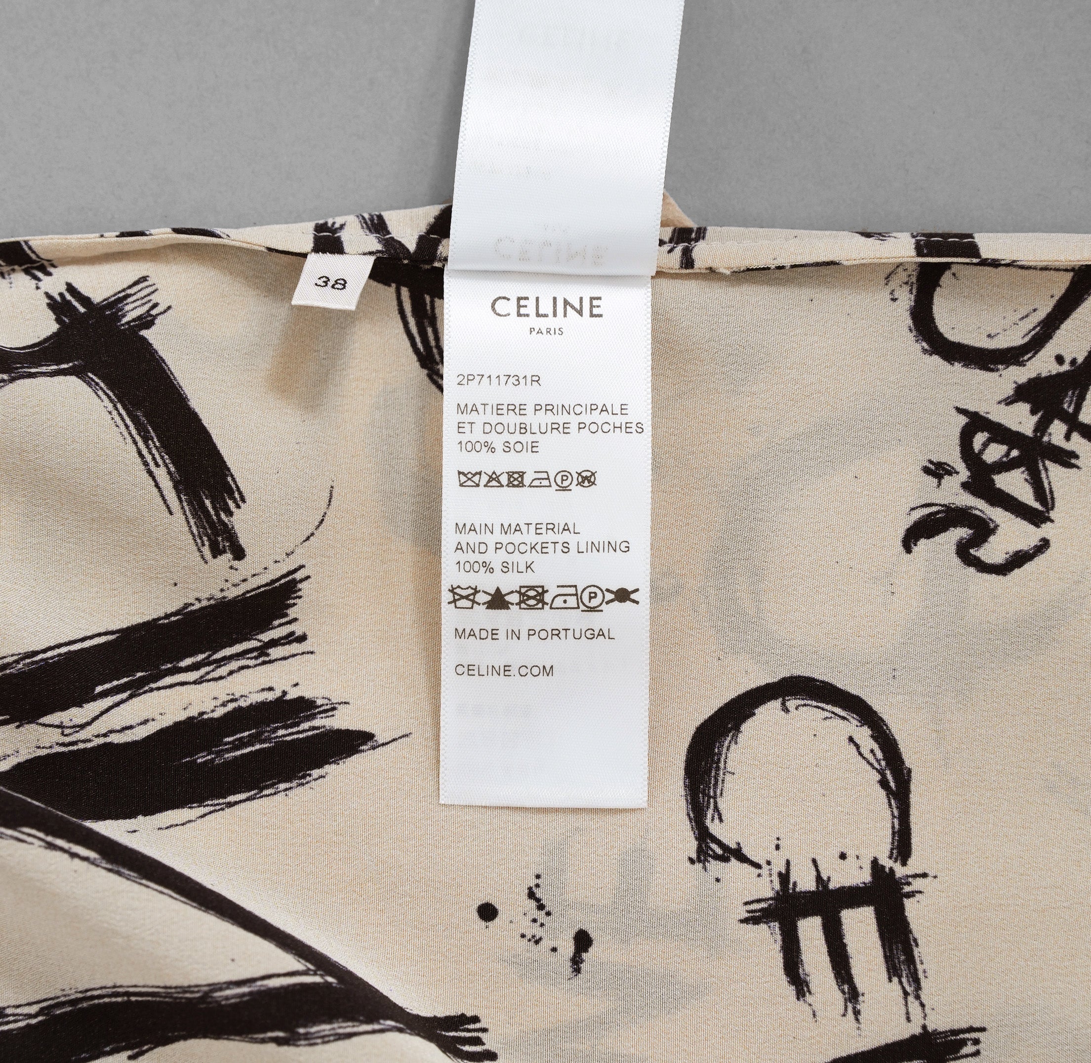 CELINE セリーヌ / 美品 21SS トリオンフ & ロゴ スクリブル プリント クレープ・ド・シーヌ シルク ショートパンツ / ラクガキ プリント /2P711731R / size 38 (BEIGE)