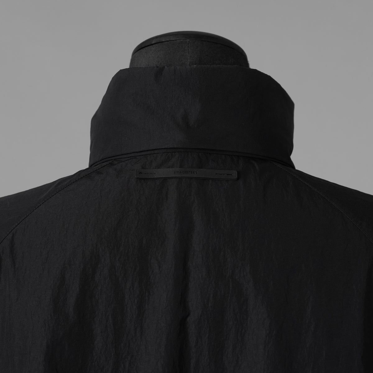 KAZUYUKI KUMAGAI ATTACHMENT カズユキ クマガイ アタッチメント / 20SS 塩縮タスランナイロンタフタ スタンドカラー コート / AC01-211 / size 2 (BLACK) 123032-alm