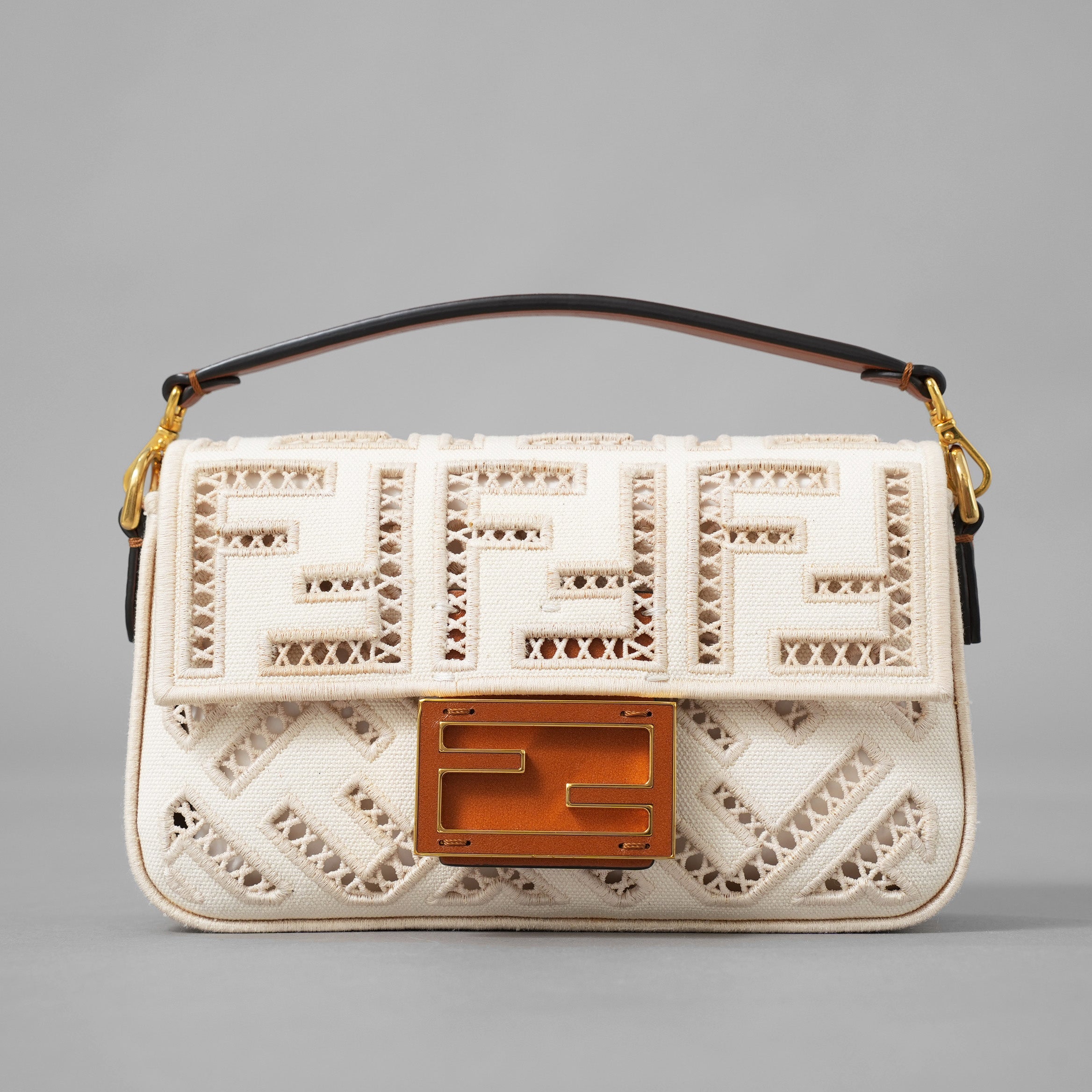 FENDI フェンディ / 21SS BAGUETTE CANVAS RICAMO FF AJOUR バゲット ミニ ハンドバッグ / ショルダーバッグ / 8BS017 AF2V F1DSV / IVORY