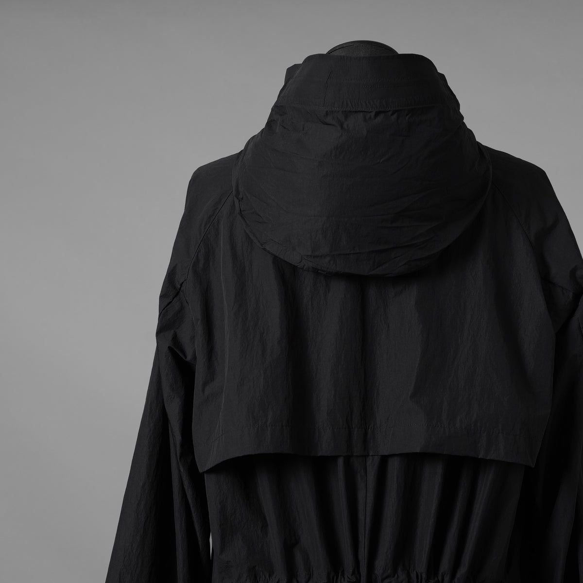 KAZUYUKI KUMAGAI ATTACHMENT カズユキ クマガイ アタッチメント / 20SS 塩縮タスランナイロンタフタ スタンドカラー コート / AC01-211 / size 2 (BLACK) 123032-alm