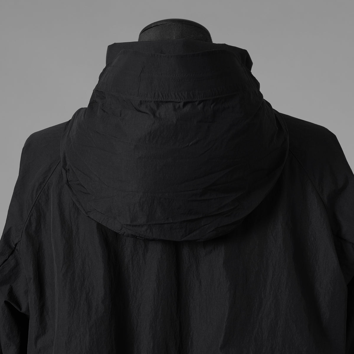 KAZUYUKI KUMAGAI ATTACHMENT カズユキ クマガイ アタッチメント / 20SS 塩縮タスランナイロンタフタ スタンドカラー コート / AC01-211 / size 2 (BLACK) 123032-alm
