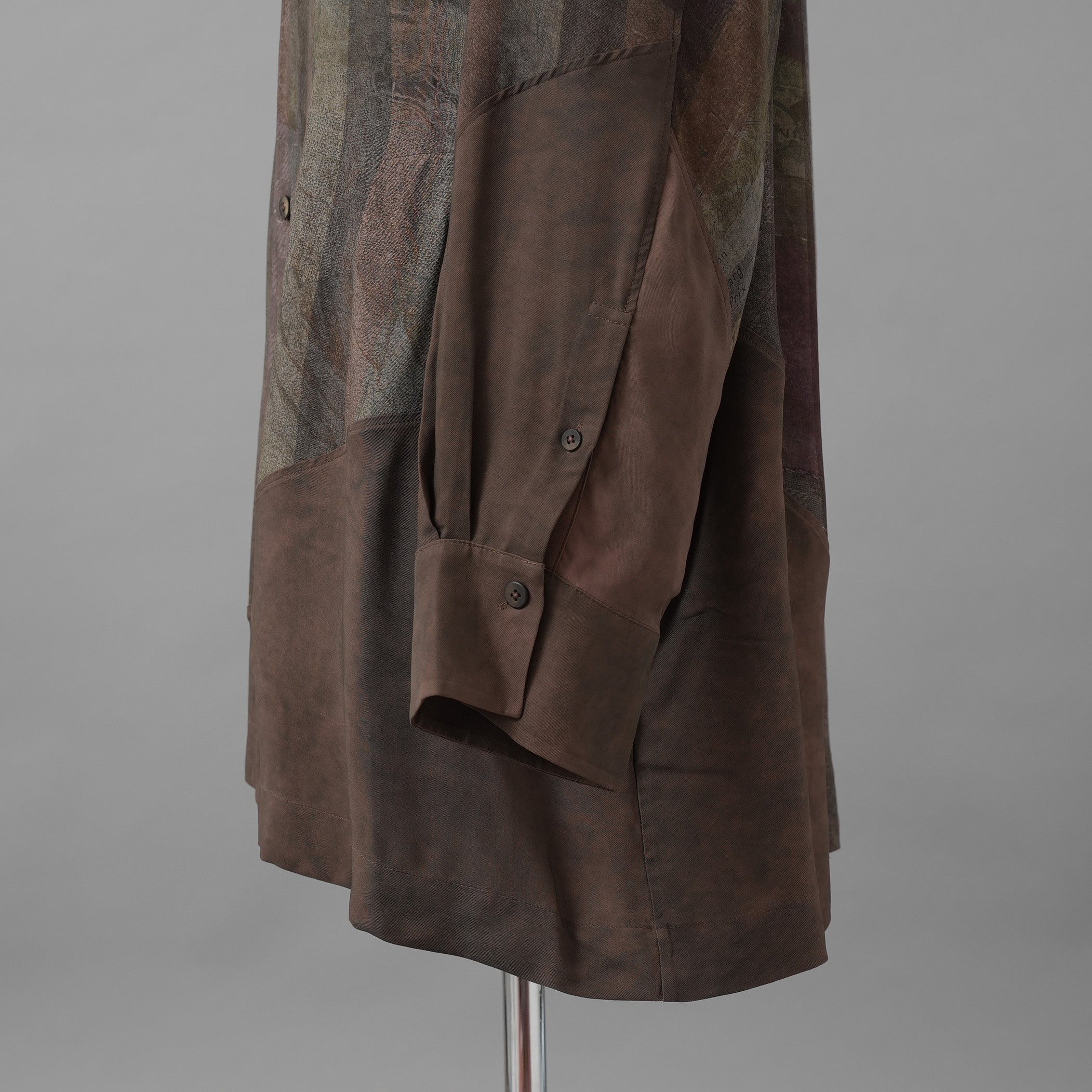 ZIGGY CHEN ジギーチェン/ 24SS Spiral Printing Oversized Long Shirt スパイラルプリント オーバーサイズ ロングシャツ（フェードカッパーローズ）長袖シャツ / OM2410720 / size 44 ( Faded Copper Rose )