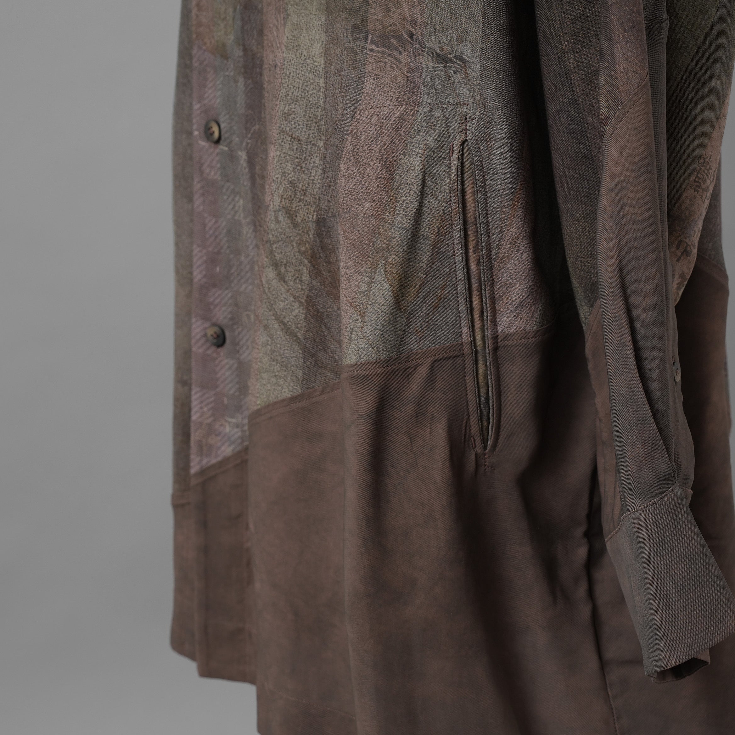 ZIGGY CHEN ジギーチェン/ 24SS Spiral Printing Oversized Long Shirt スパイラルプリント オーバーサイズ ロングシャツ（フェードカッパーローズ）長袖シャツ / OM2410720 / size 44 ( Faded Copper Rose )