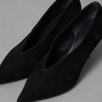 未使用 CELINE セリーヌ / エッセンシャル Vネック スウェード パンプス シューズ / size 35.5 (22.5cm) BLACK レディース 352113-izm