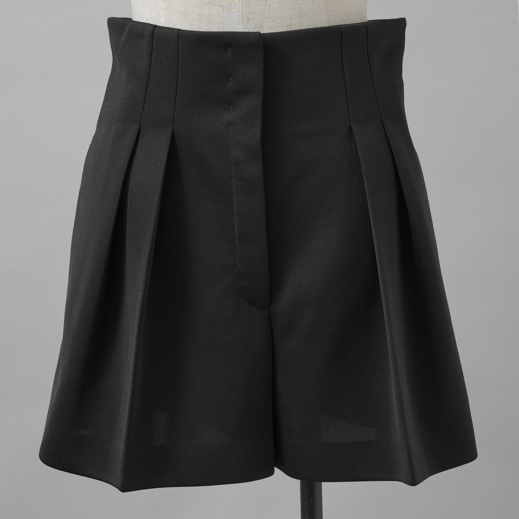 FENDI フェンディ / 美品 22AW タック ショートパンツ / キュロット / FR6336 AGTS / size 42 (BLACK) レディース