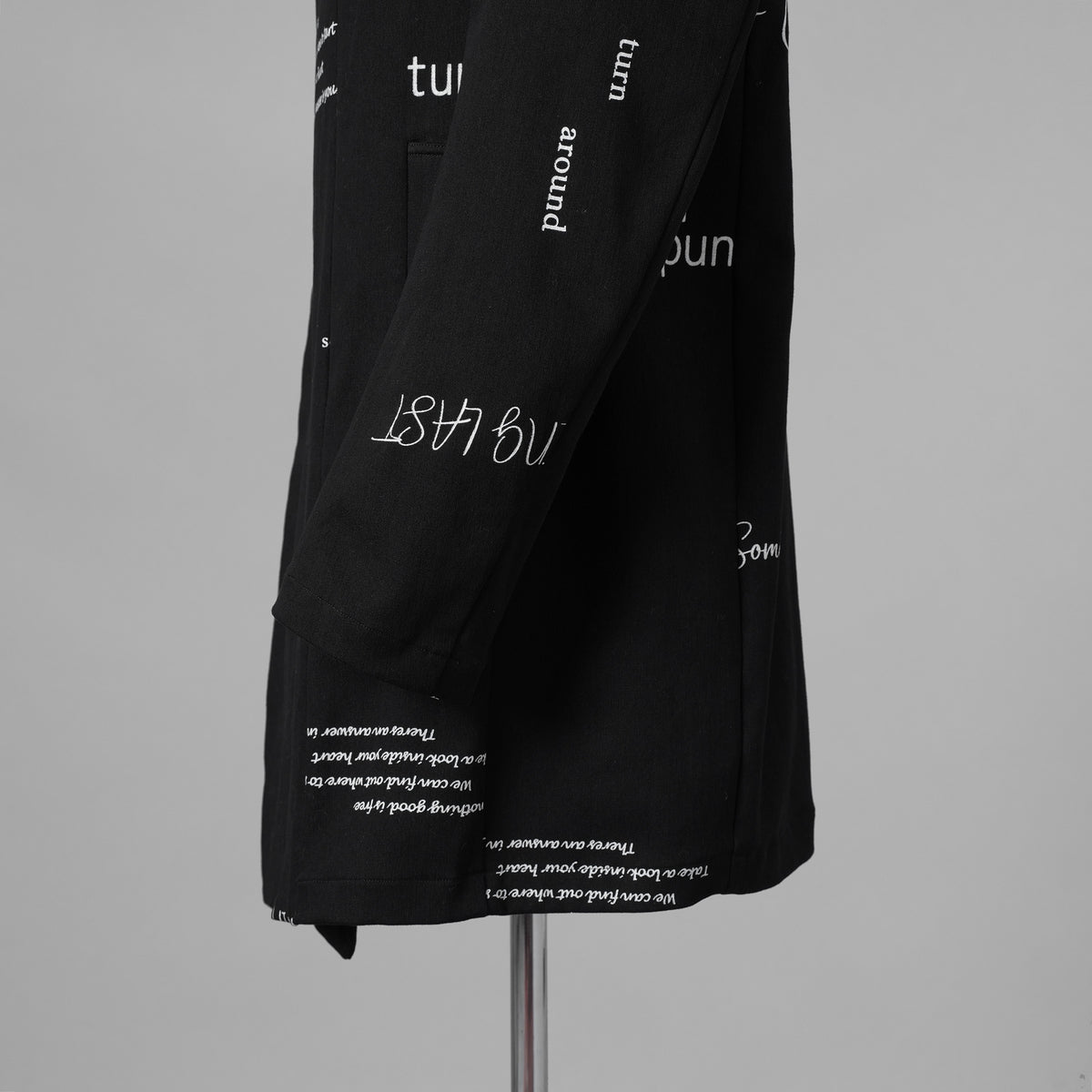 bajra バジュラ / 美品 25AW ストレッチデニム プリント フーデッドコート / 157UC03 / size 3 (BLACK) 352118-in-ue