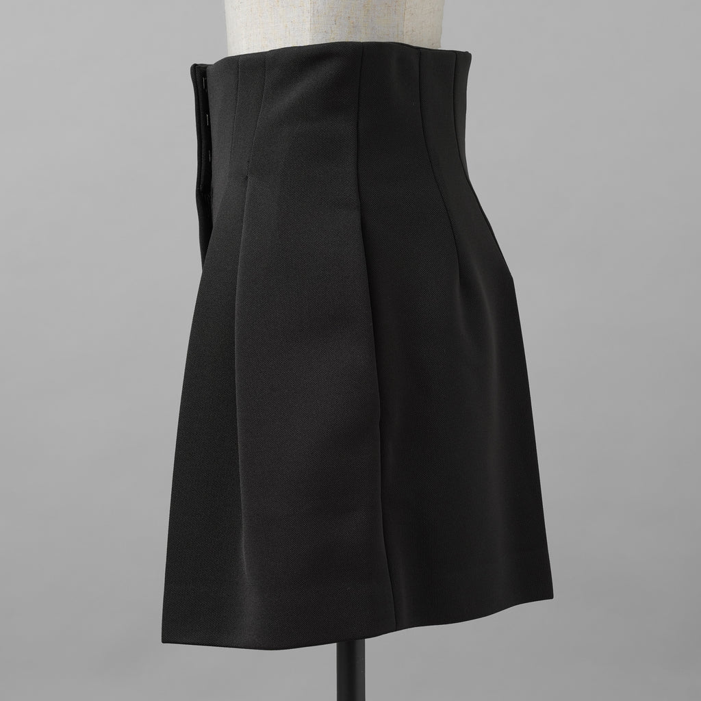 FENDI フェンディ / 美品 22AW タック ショートパンツ / キュロット / FR6336 AGTS / size 42 (BLACK) レディース