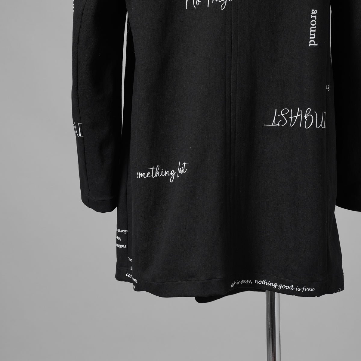 bajra バジュラ / 美品 25AW ストレッチデニム プリント フーデッドコート / 157UC03 / size 3 (BLACK) 352118-in-ue