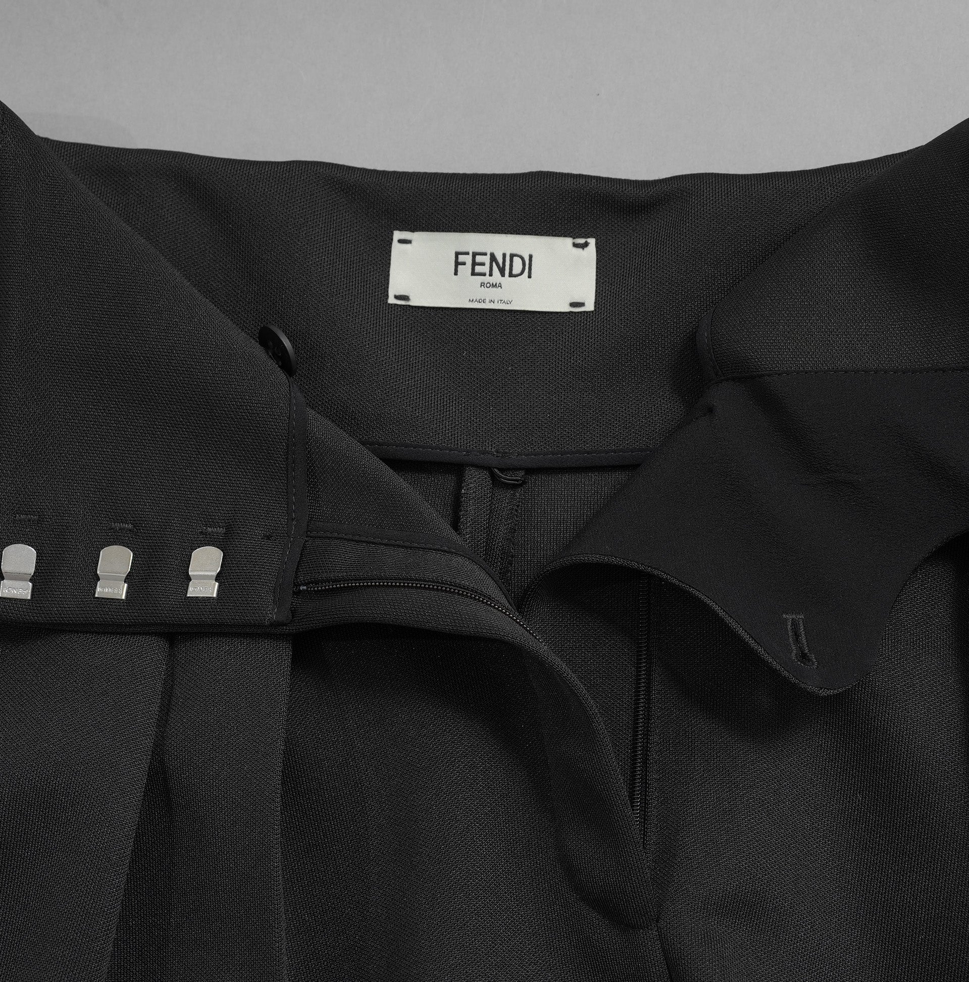 FENDI フェンディ / 美品 22AW タック ショートパンツ / キュロット / FR6336 AGTS / size 42 (BLACK) レディース