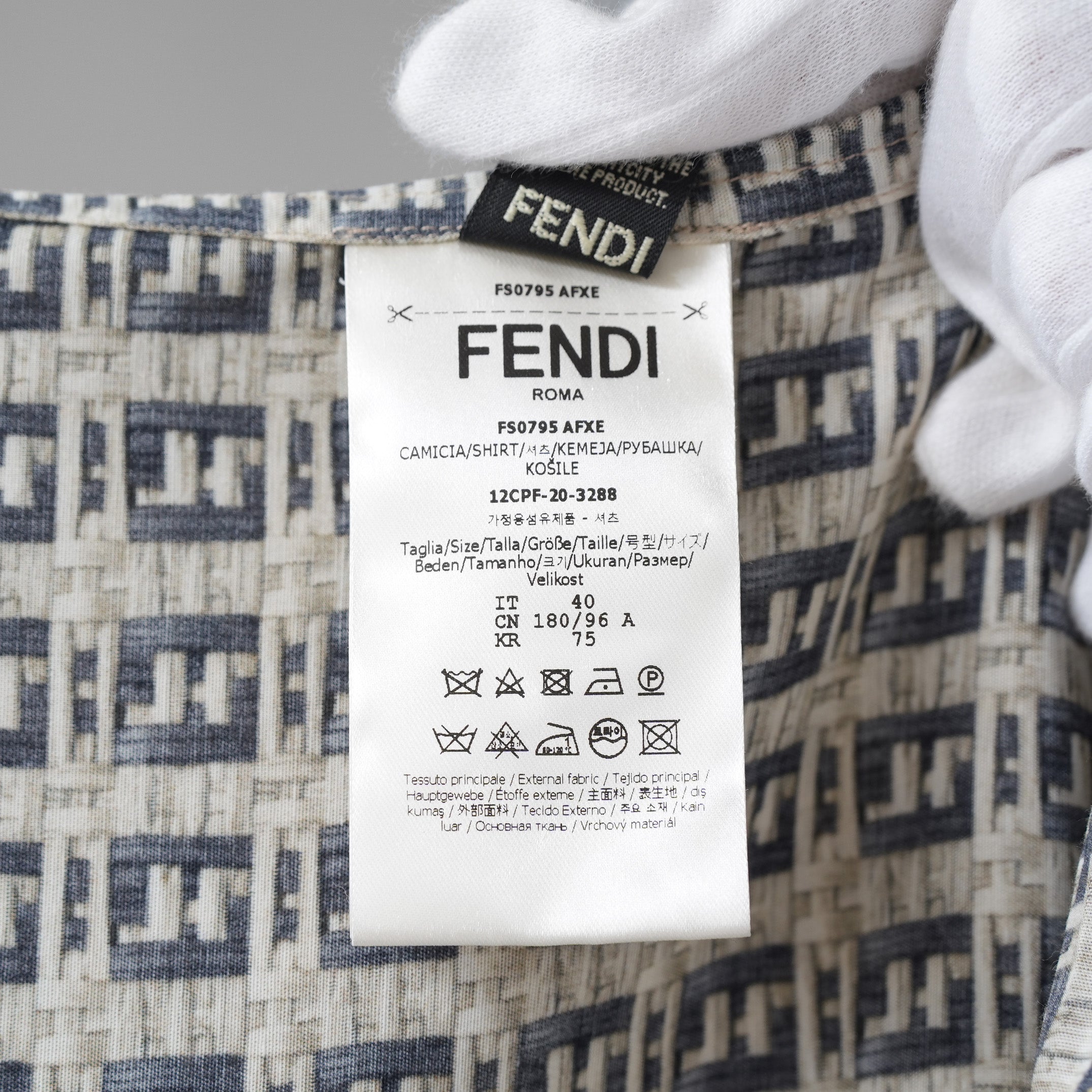 FENDI フェンディ / 美品 22SS レーヨン FFロゴ 総柄  ルーズフィット 半袖シャツ / FS0795 AFXE / size 40 (GOLD × BLACK)