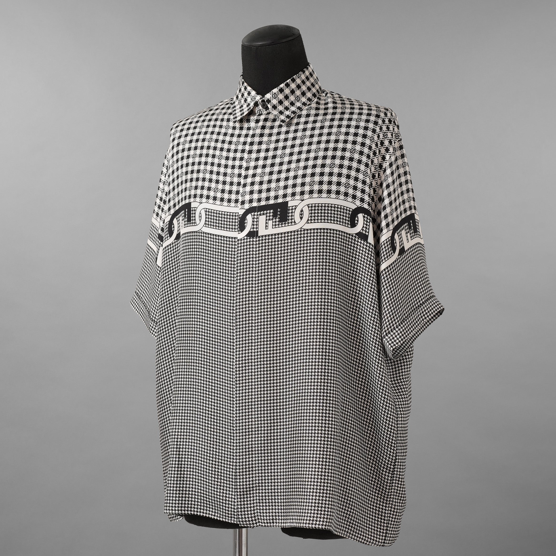 FENDI フェンディ / 美品 21SS FFチェーン柄 シルク 半袖シャツ/ ルーズフィット/ FS0795 AL2K /size 41 (BLACK x WHITE)