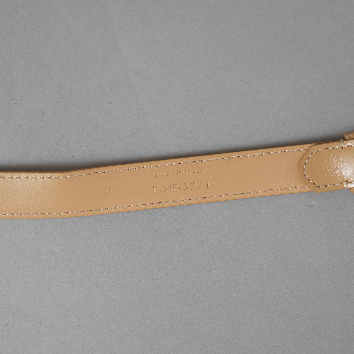 CELINE セリーヌ / 19AW トリオンフ ベルト 18mm ナチュラルカーフスキン アクセサリー / F-NE-3271 / BEIGE レディース 352121-izm