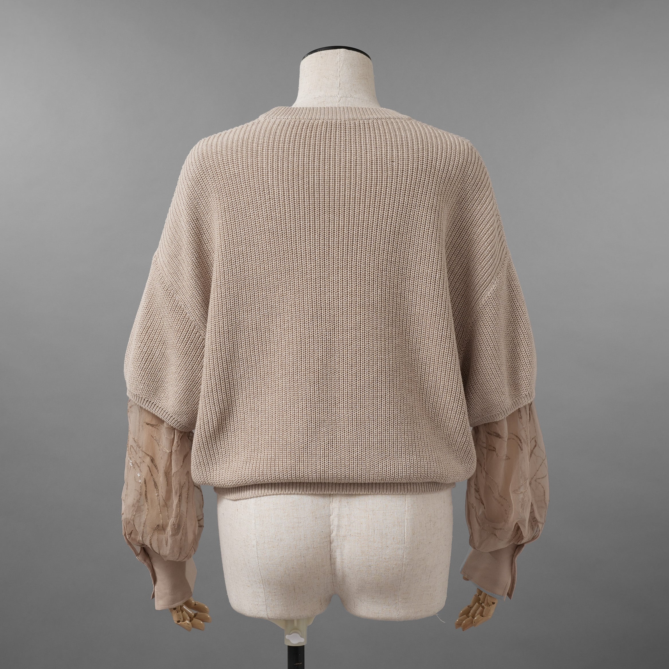 Brunello Cucinelli ブルネロクチネリ / 美品 22SS チュール切替 Vネックセーター /  ルーズフィット/ 袖シアー ビジュー装飾 / size XS (BEIGE) レディース
