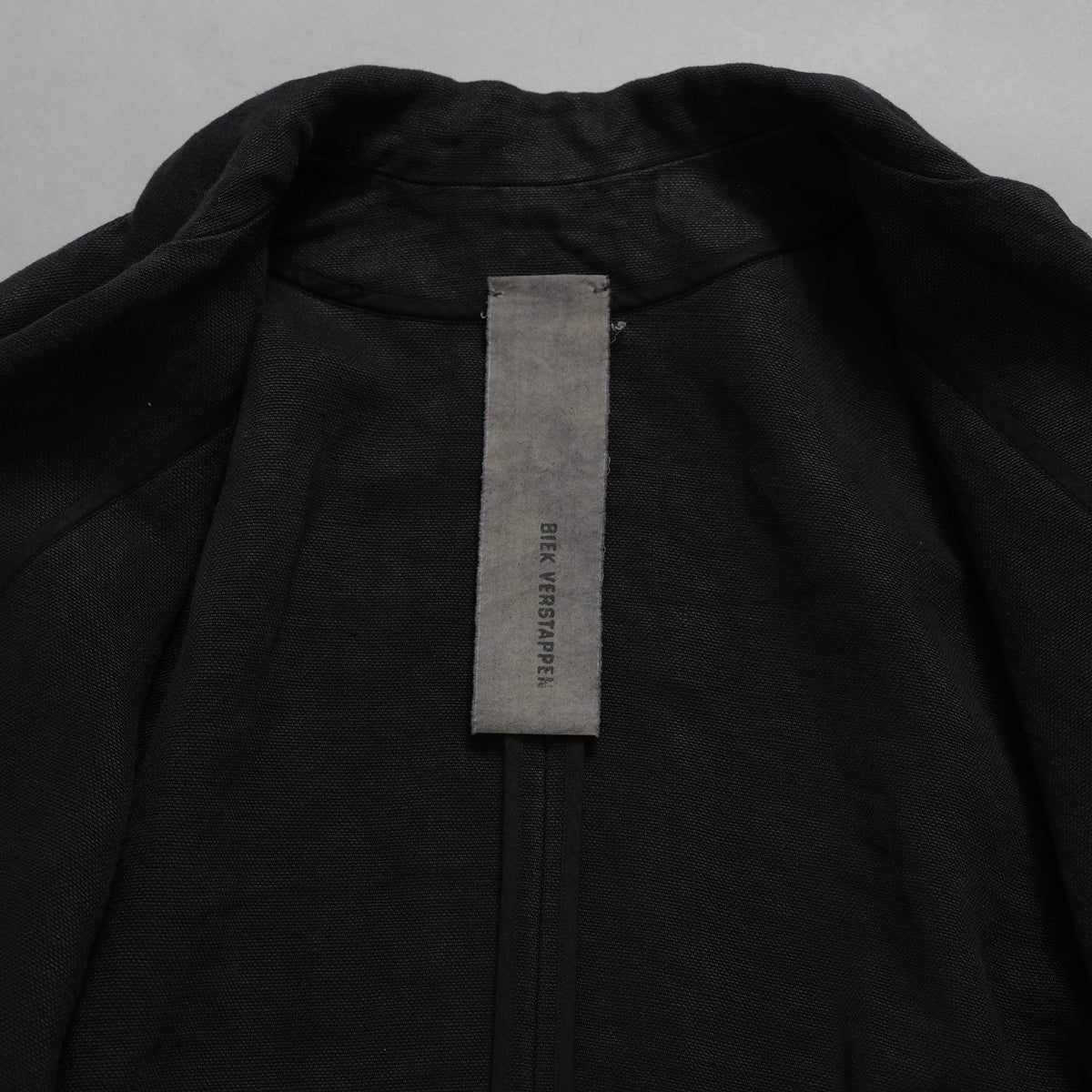 新品 BIEK VERSTAPPEN ビーク フェルスタッペン / 25SS Heavy Belgian Stone Washed Linen Blouson Coat コート / CO06B-U / size S (CARBONE) 123041-alm