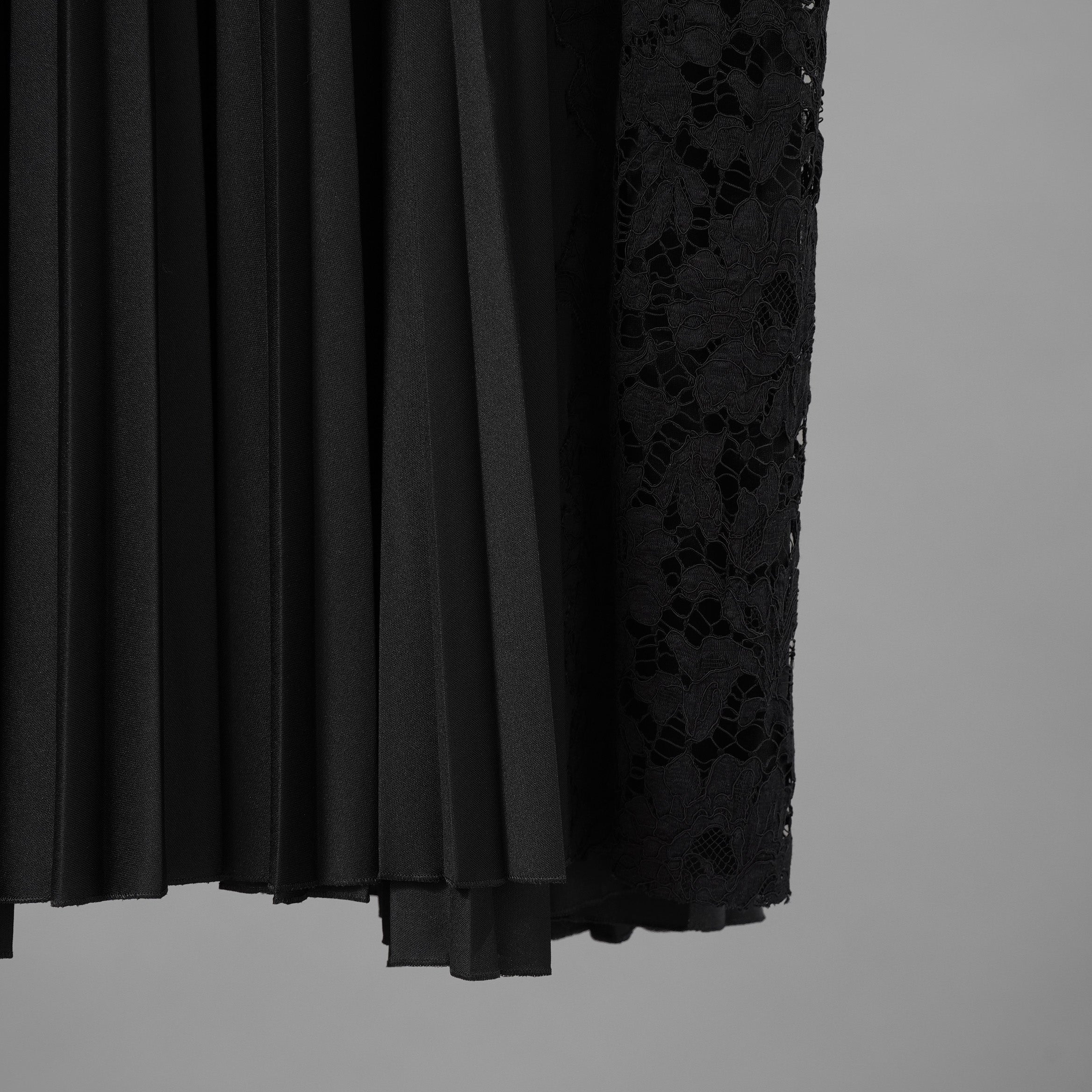 VALENTINO ヴァレンティノ / 美品 21SS VLTNロゴ プリーツ＆レース スカート / VB3MD02T668 / size XS (BLACK) レディース