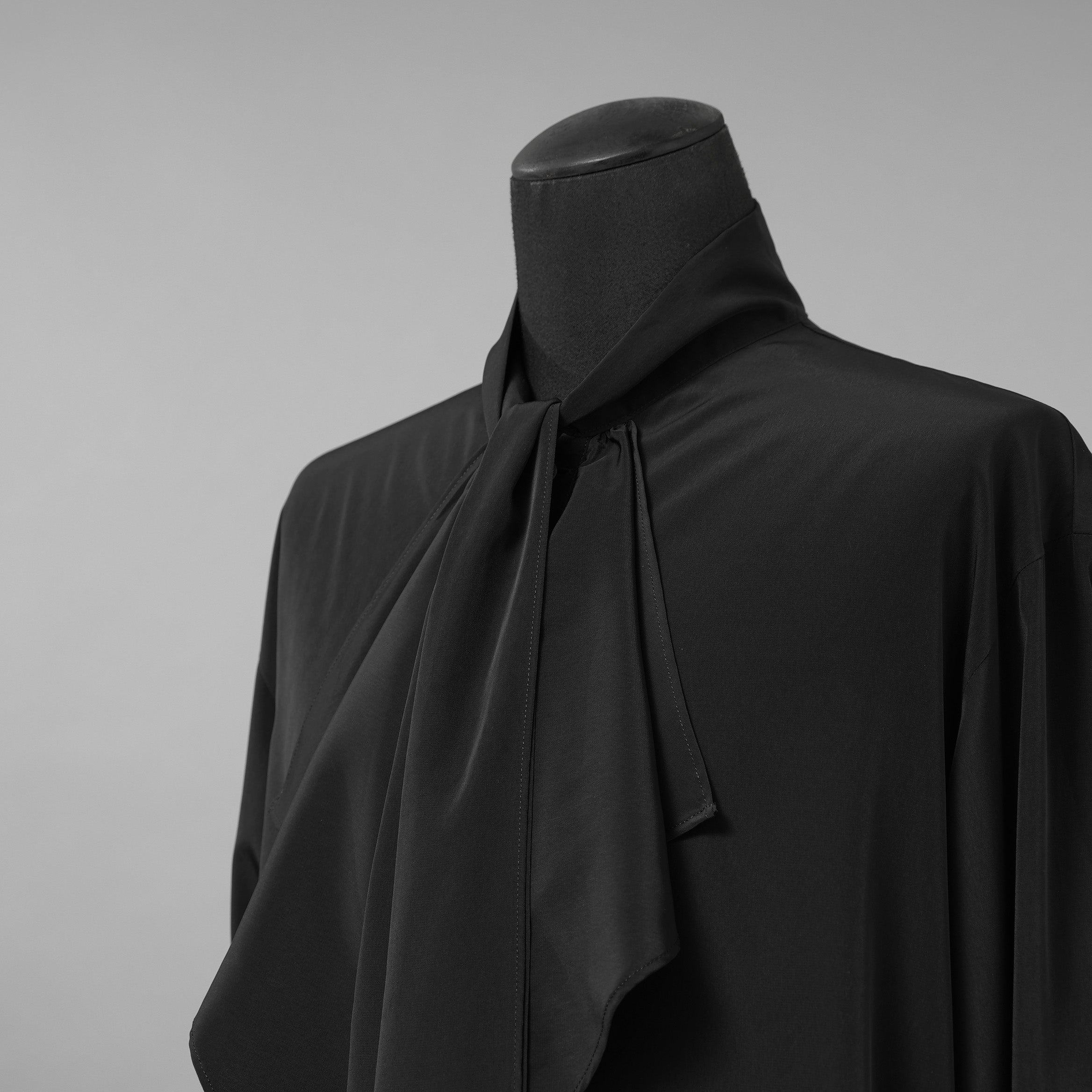 LAD MUSICIAN ラッドミュージシャン / 美品 25AW DECHINE FRILL BIG SHIRT ボウタイ 長袖シャツ / 2225-104 / size 44 ( BLACK )