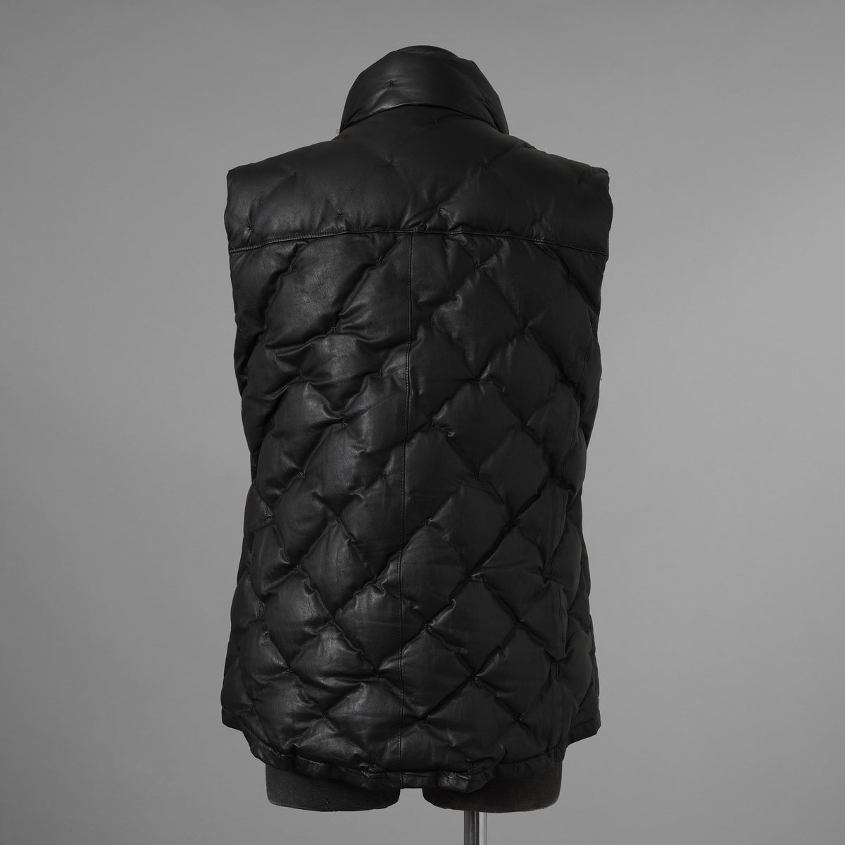 ISAMU KATAYAMA BACKLASH イサムカタヤマ バックラッシュ / 美品 24AW カンガルー レザー ダウンベスト / 1363-13 / size M (BLACK) 123044-alm