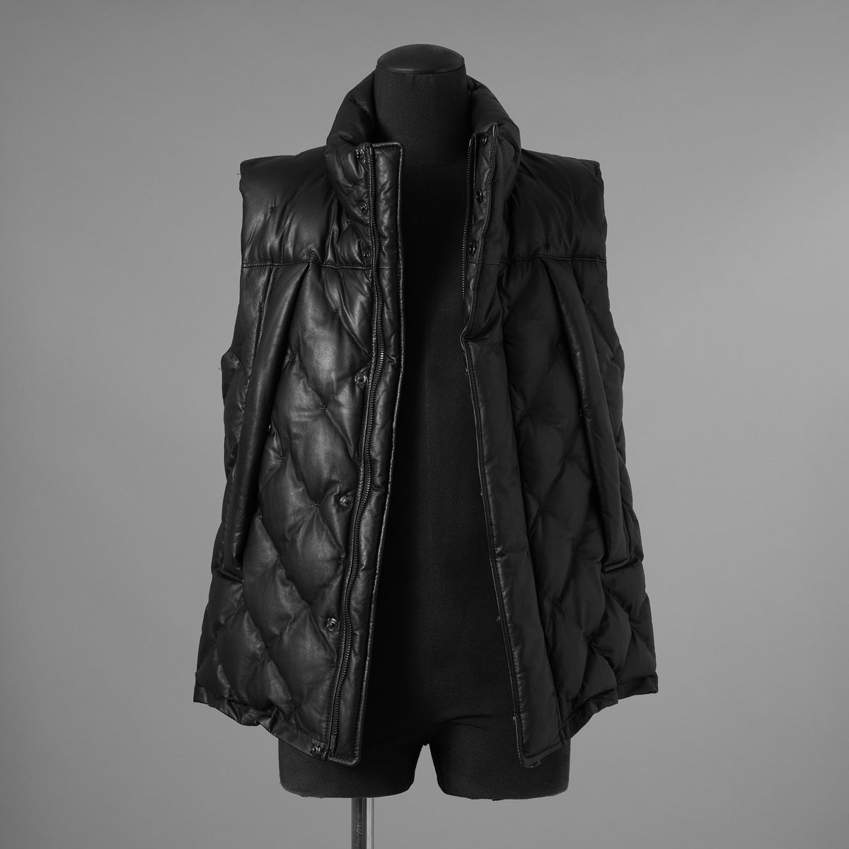 ISAMU KATAYAMA BACKLASH イサムカタヤマ バックラッシュ / 美品 24AW カンガルー レザー ダウンベスト / 1363-13 / size M (BLACK) 123044-alm