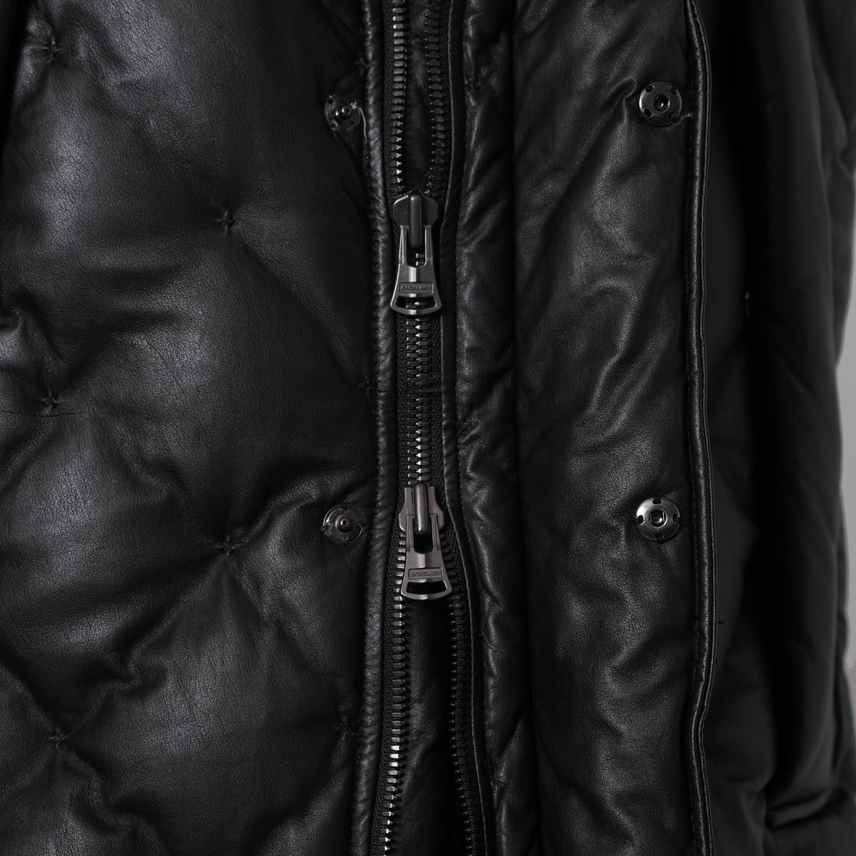 ISAMU KATAYAMA BACKLASH イサムカタヤマ バックラッシュ / 美品 24AW カンガルー レザー ダウンベスト / 1363-13 / size M (BLACK) 123044-alm