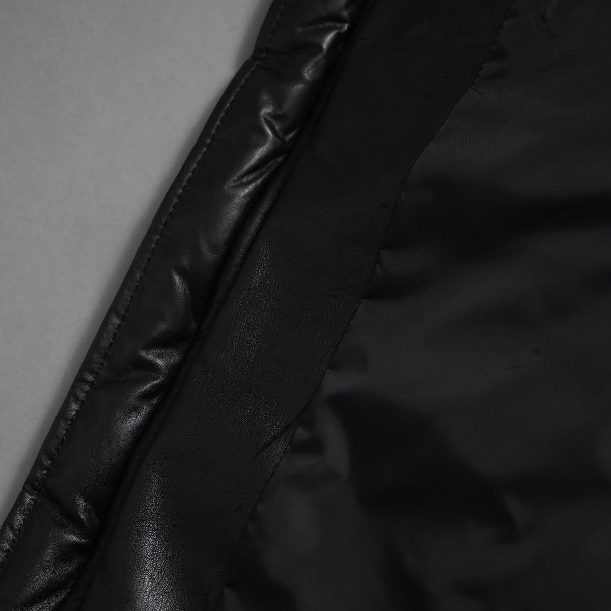 ISAMU KATAYAMA BACKLASH イサムカタヤマ バックラッシュ / 美品 24AW カンガルー レザー ダウンベスト / 1363-13 / size M (BLACK) 123044-alm