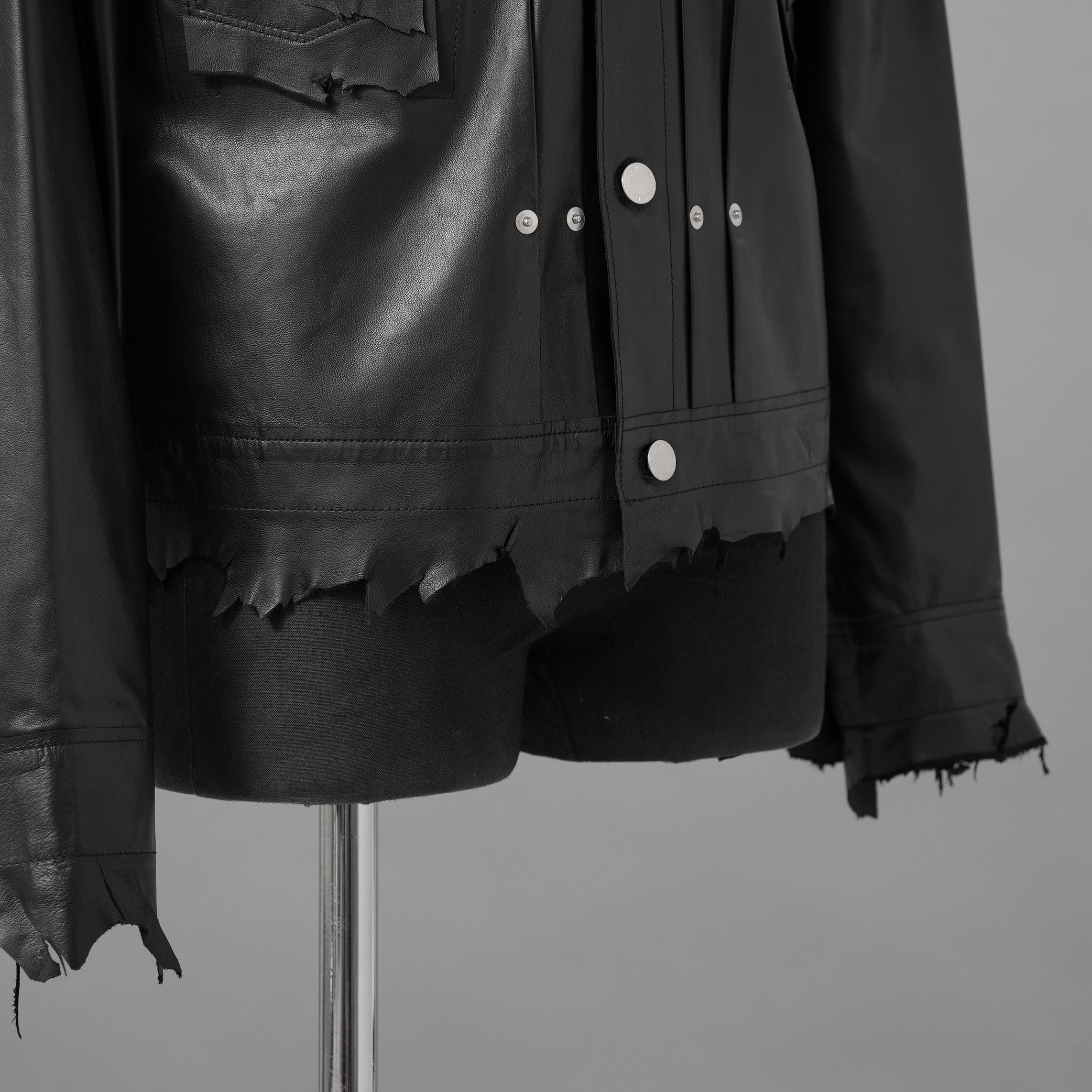 超希少 未使用品 TAKAHIROMIYASHITATheSoloist. タカヒロミヤシタ ソロイスト / 24AW ROYAL FLASH神宮前店30周年 記念別注 Rough Out Lamb Leather Work Jacket. / レザー トラッカー ジャケット / sjr30th.0001 / size 50 (BLACK)