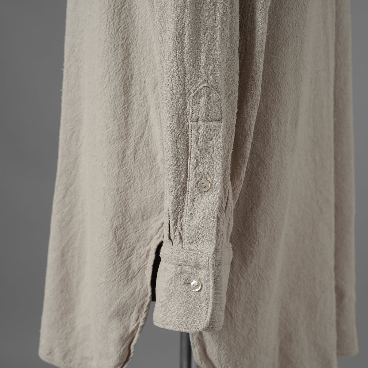 SUS-SOUS シュスー / 美品 22SS オフィサーシャツ 長袖シャツ / 07-SS01112 / size9 (NATURAL)  123054-alm