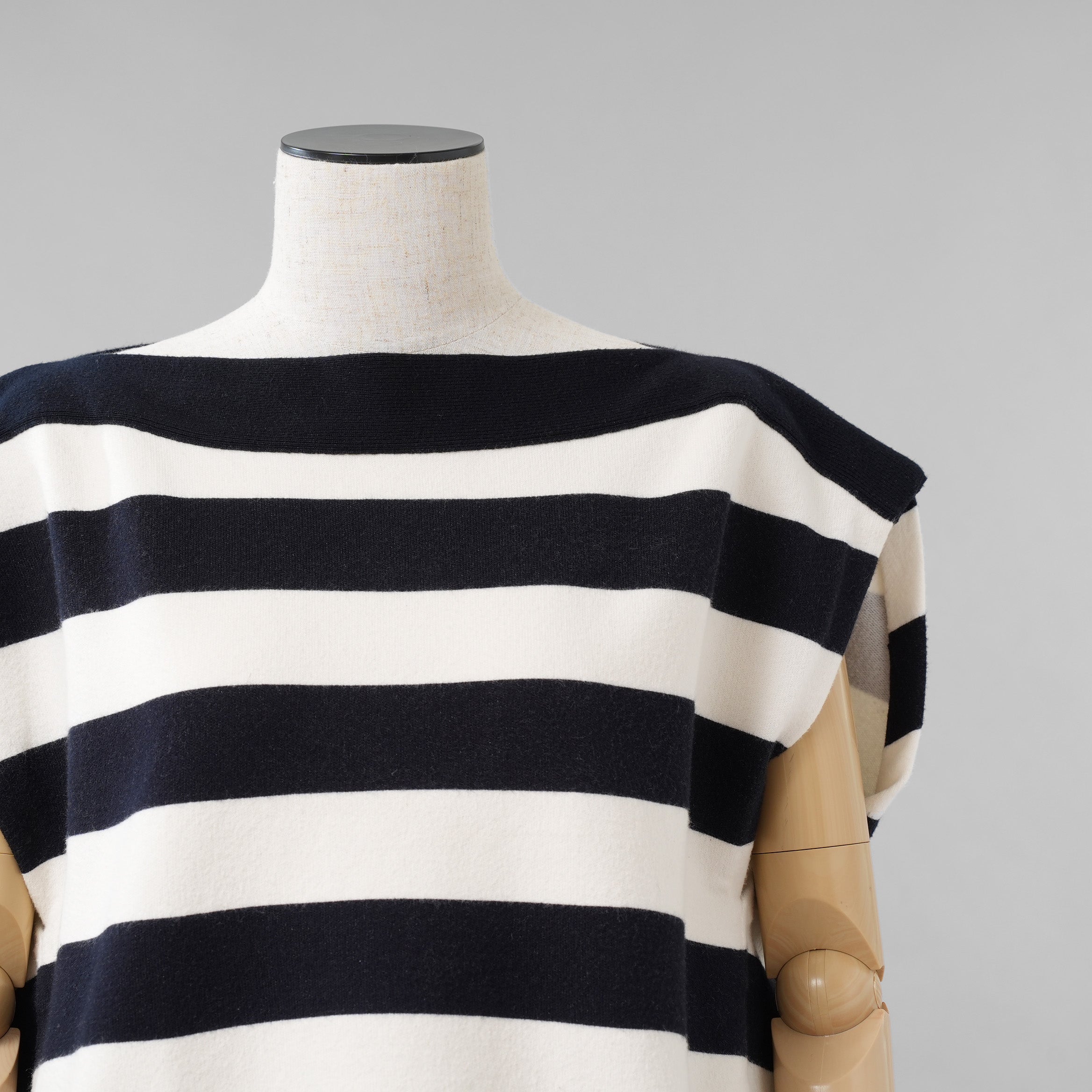 LOUIS VUITTON ルイヴィトン / 21SS マリニエールボートニットトップ  LVロゴパッチ トップス / RW222JOF7 FNKW04 / size XS (WHITE × NAVY) レディース