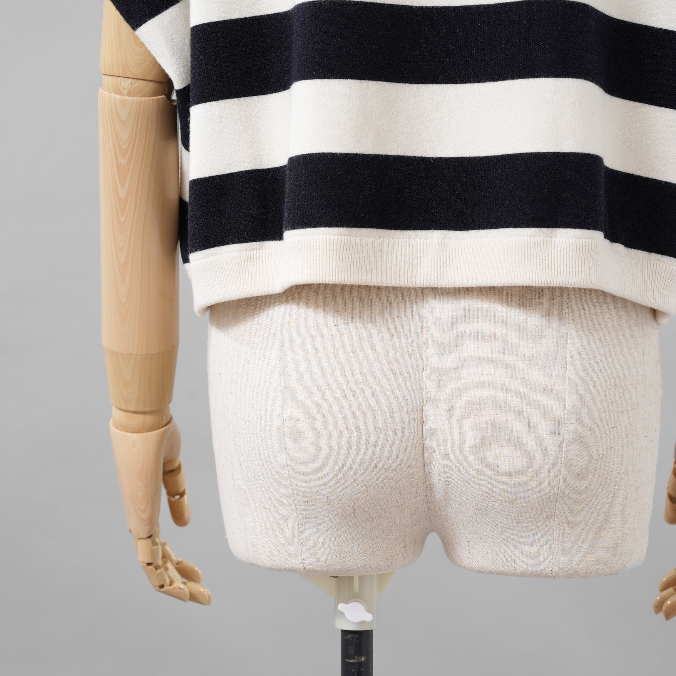 LOUIS VUITTON ルイヴィトン / 21SS マリニエールボートニットトップ  LVロゴパッチ トップス / RW222JOF7 FNKW04 / size XS (WHITE × NAVY) レディース
