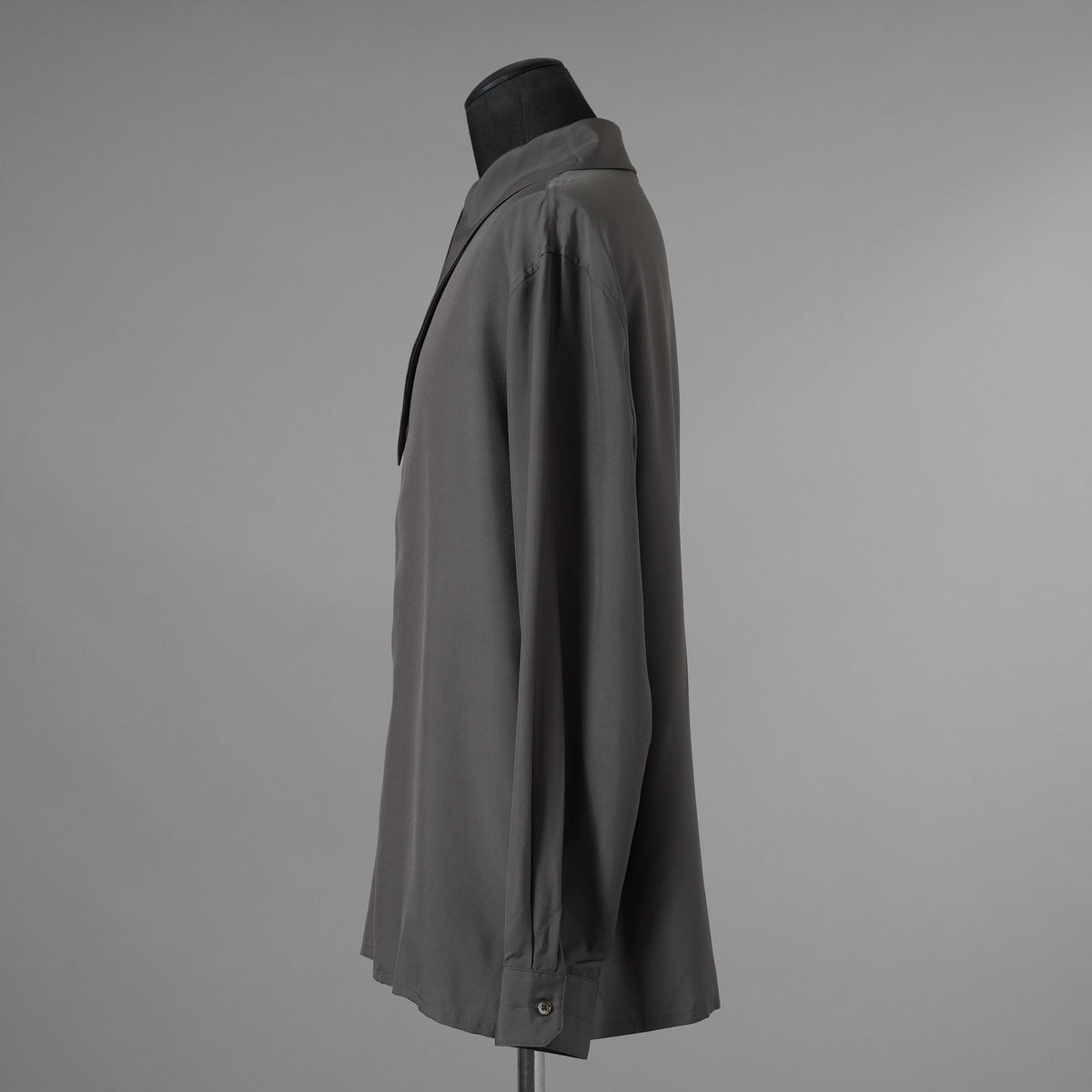 LEMAIRE ルメール / 美品 21AW silk tie neck shirs シルク タイネックシャツ 長袖シャツ / M213 SH174 LF634 / size 48 (CHARCOAL GRAY)  352131-in-ue