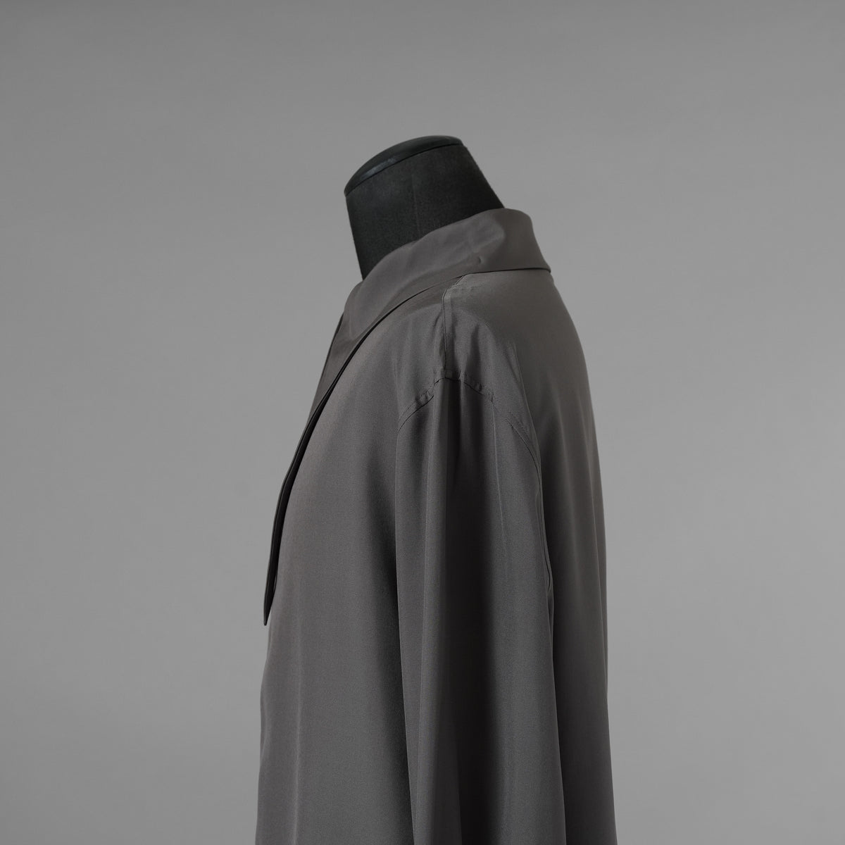 LEMAIRE ルメール / 美品 21AW silk tie neck shirs シルク タイネックシャツ 長袖シャツ / M213 SH174 LF634 / size 48 (CHARCOAL GRAY)  352131-in-ue