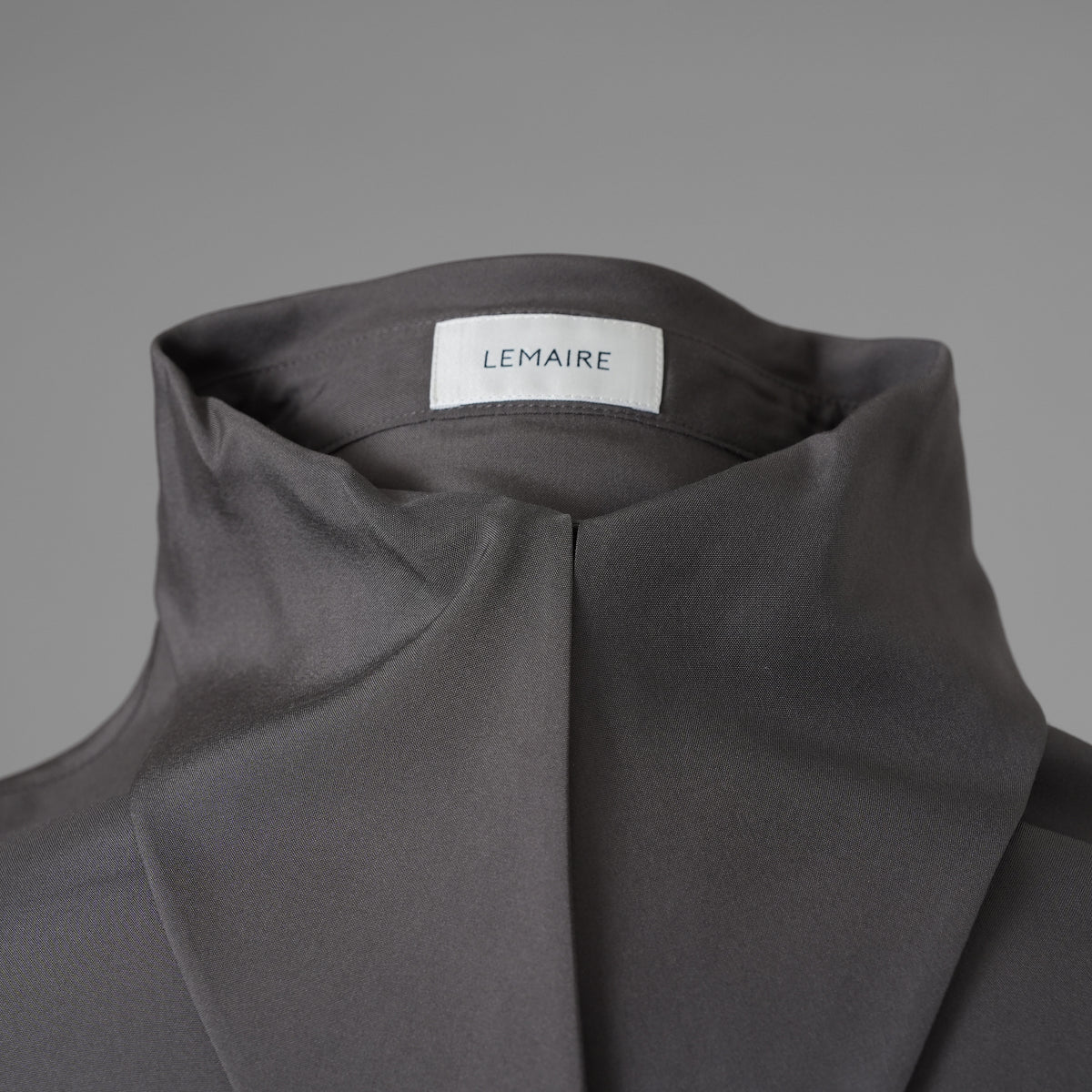 LEMAIRE ルメール / 美品 21AW silk tie neck shirs シルク タイネックシャツ 長袖シャツ / M213 SH174 LF634 / size 48 (CHARCOAL GRAY)  352131-in-ue