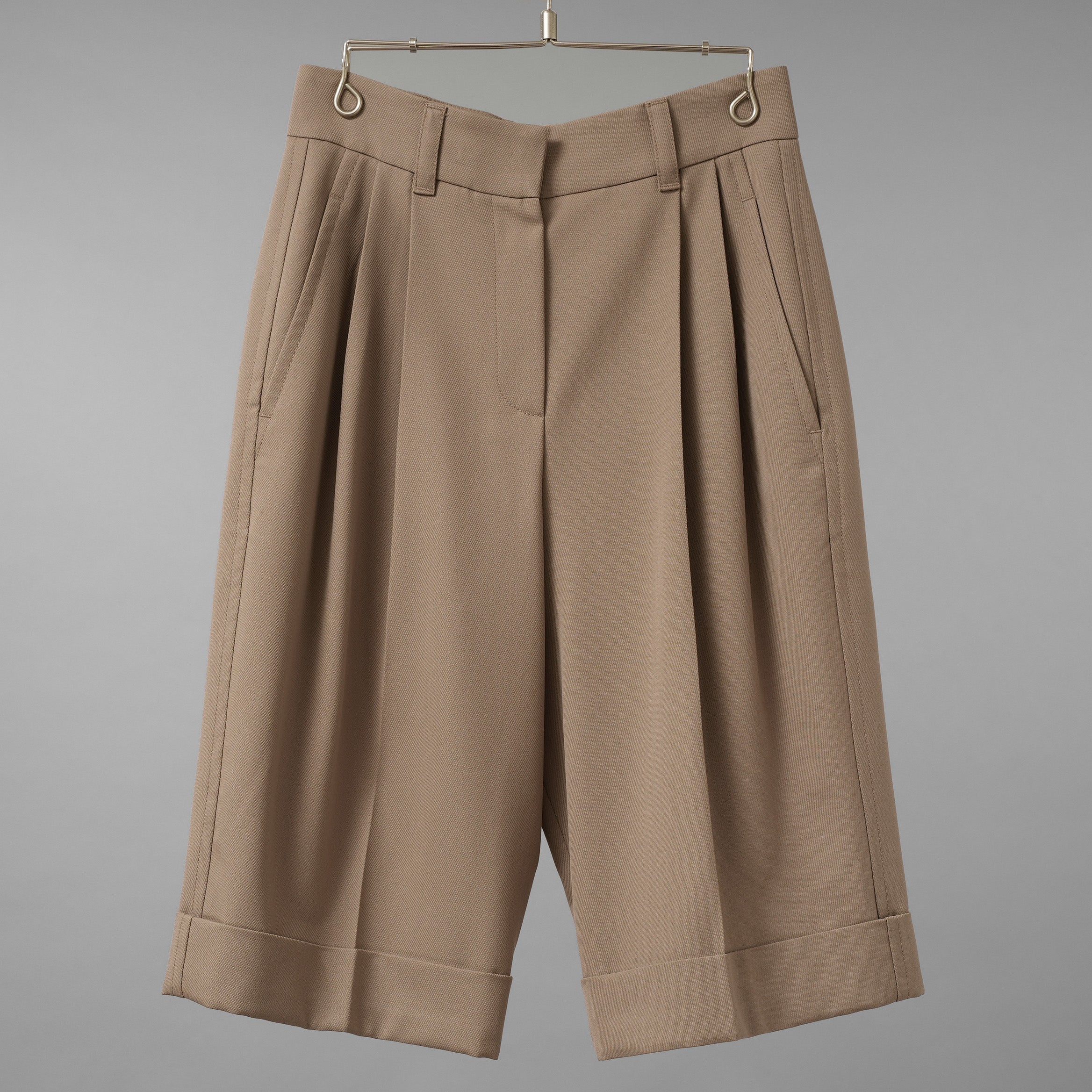 Brunello Cucinelli ブルネロクチネリ / 美品 17SSフォールドヘム ショートパンツ バミューダパンツ / MA171P7322 /  size 40 (TAUPE) レディース