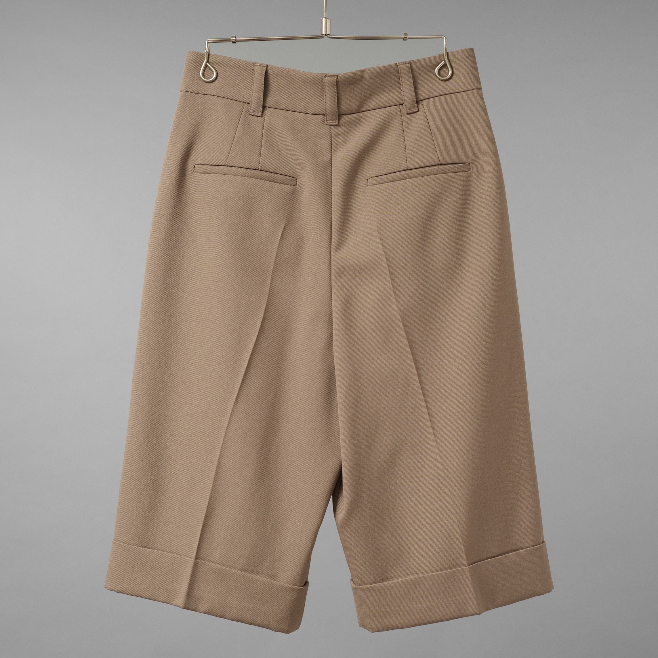 Brunello Cucinelli ブルネロクチネリ / 美品 17SSフォールドヘム ショートパンツ バミューダパンツ / MA171P7322 /  size 40 (TAUPE) レディース