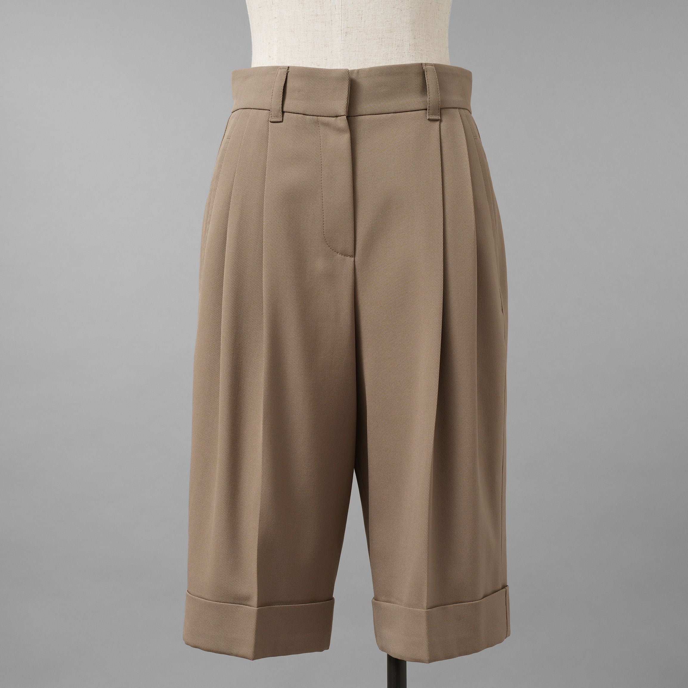 Brunello Cucinelli ブルネロクチネリ / 美品 17SSフォールドヘム ショートパンツ バミューダパンツ / MA171P7322 /  size 40 (TAUPE) レディース