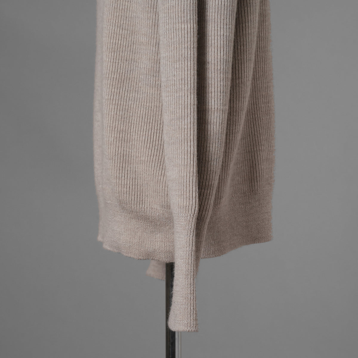 SUS-SOUS シュスー / 美品 20AW Fisherman's turtle neck sweater フィッシャーマンズ タートルネック セーター 長袖 ニット / 06-SS01615 / size 9 (BEIGE)  123049-alm