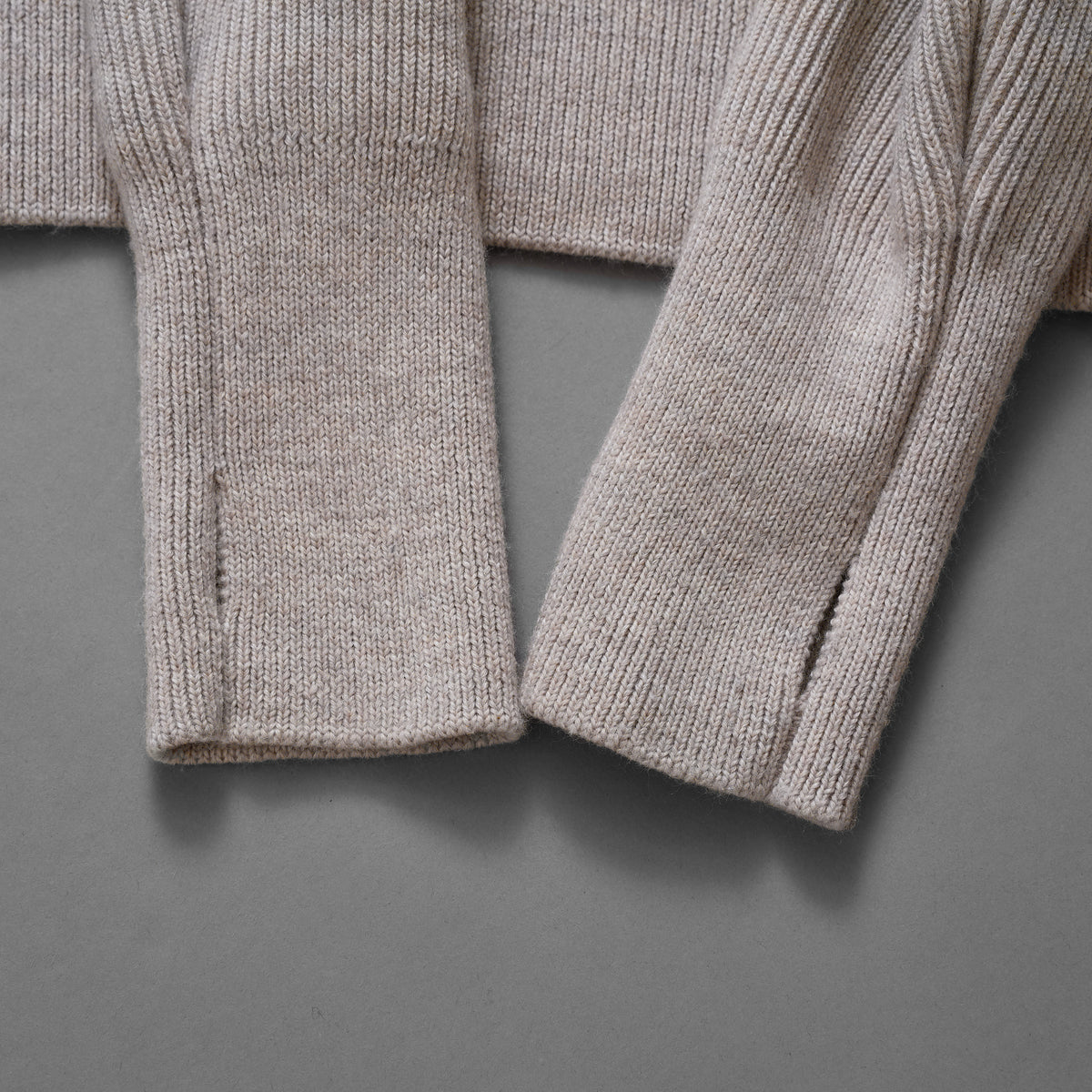 SUS-SOUS シュスー / 美品 20AW Fisherman's turtle neck sweater フィッシャーマンズ タートルネック セーター 長袖 ニット / 06-SS01615 / size 9 (BEIGE)  123049-alm