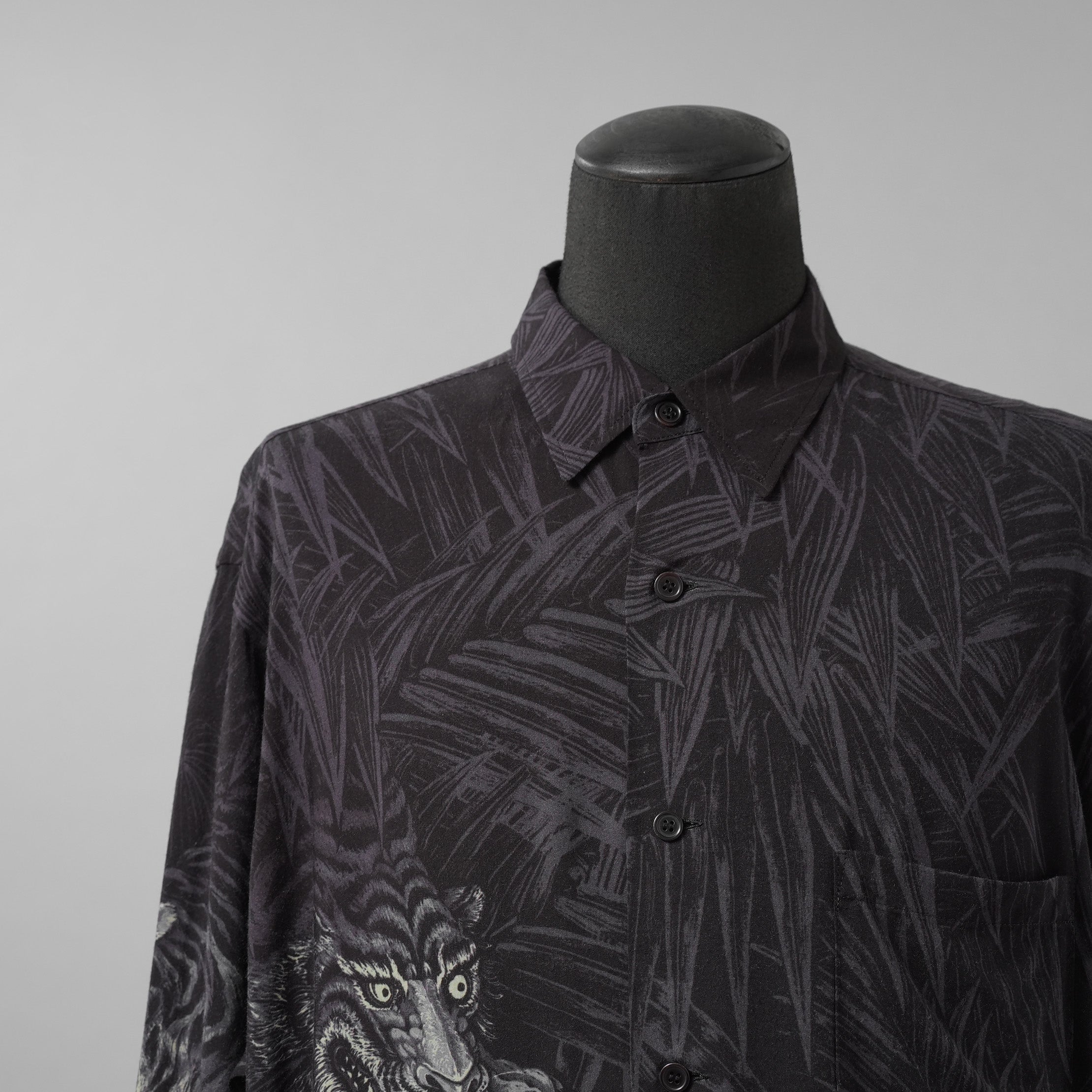 BLACK Scandal Yohji Yamamoto ヨウジヤマモト / 美品 22AW TIGER PRINT BLOUSE タイガープリントブラウス / 長袖シャツ / HE-Y31-217 / size 2 (BLACK)