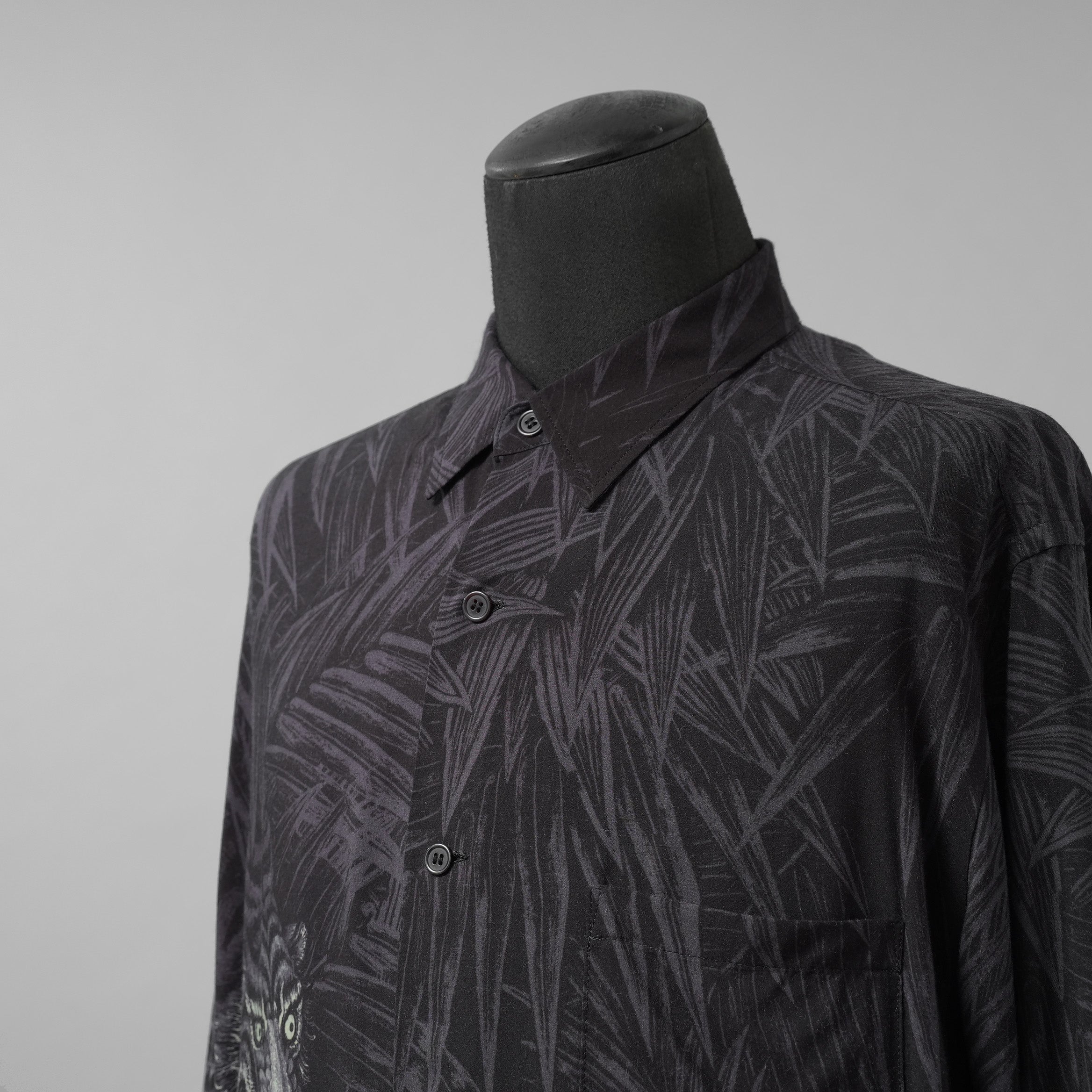 BLACK Scandal Yohji Yamamoto ヨウジヤマモト / 美品 22AW TIGER PRINT BLOUSE タイガープリントブラウス / 長袖シャツ / HE-Y31-217 / size 2 (BLACK)