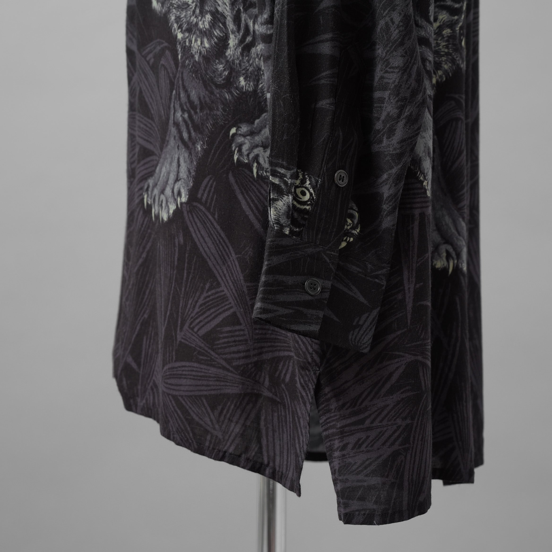 BLACK Scandal Yohji Yamamoto ヨウジヤマモト / 美品 22AW TIGER PRINT BLOUSE タイガープリントブラウス / 長袖シャツ / HE-Y31-217 / size 2 (BLACK)