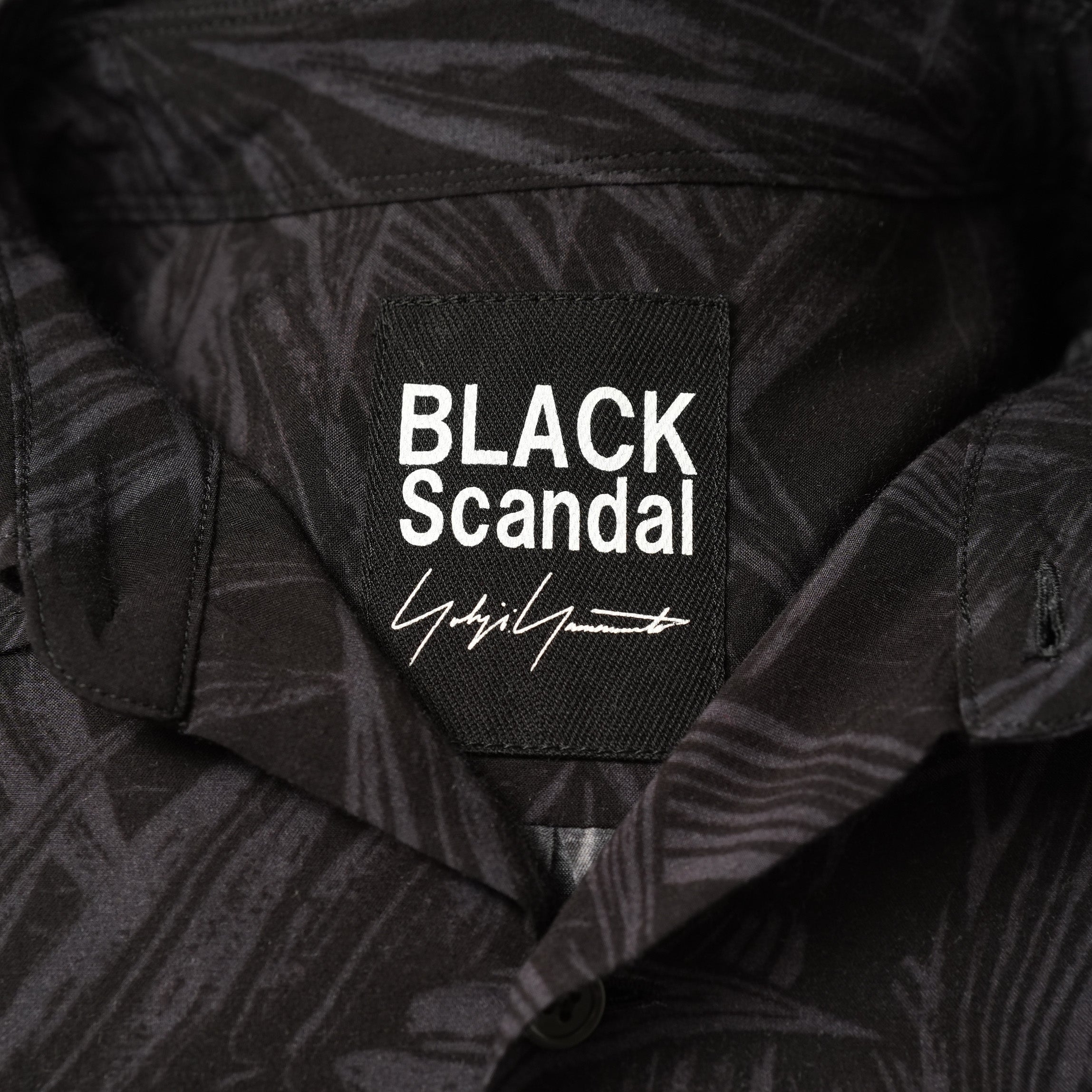 BLACK Scandal Yohji Yamamoto ヨウジヤマモト / 美品 22AW TIGER PRINT BLOUSE タイガープリントブラウス / 長袖シャツ / HE-Y31-217 / size 2 (BLACK)