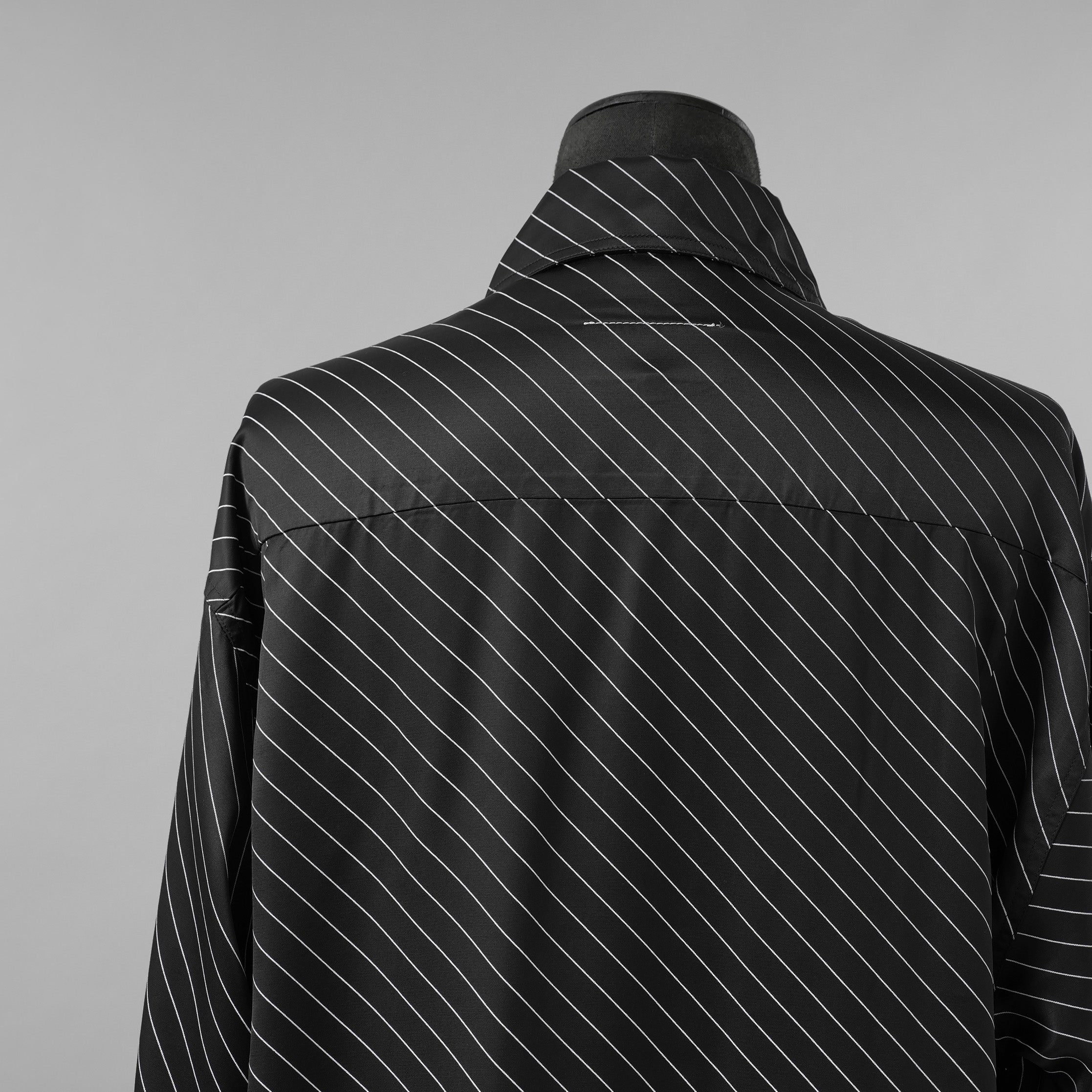 MM6 Maison Margiela エムエムシックス メゾンマルジェラ / 美品 23SS オーバーサイズビスコースシャツ 長袖シャツ/ S52DT0025 S78325 / size XS (BLACK)