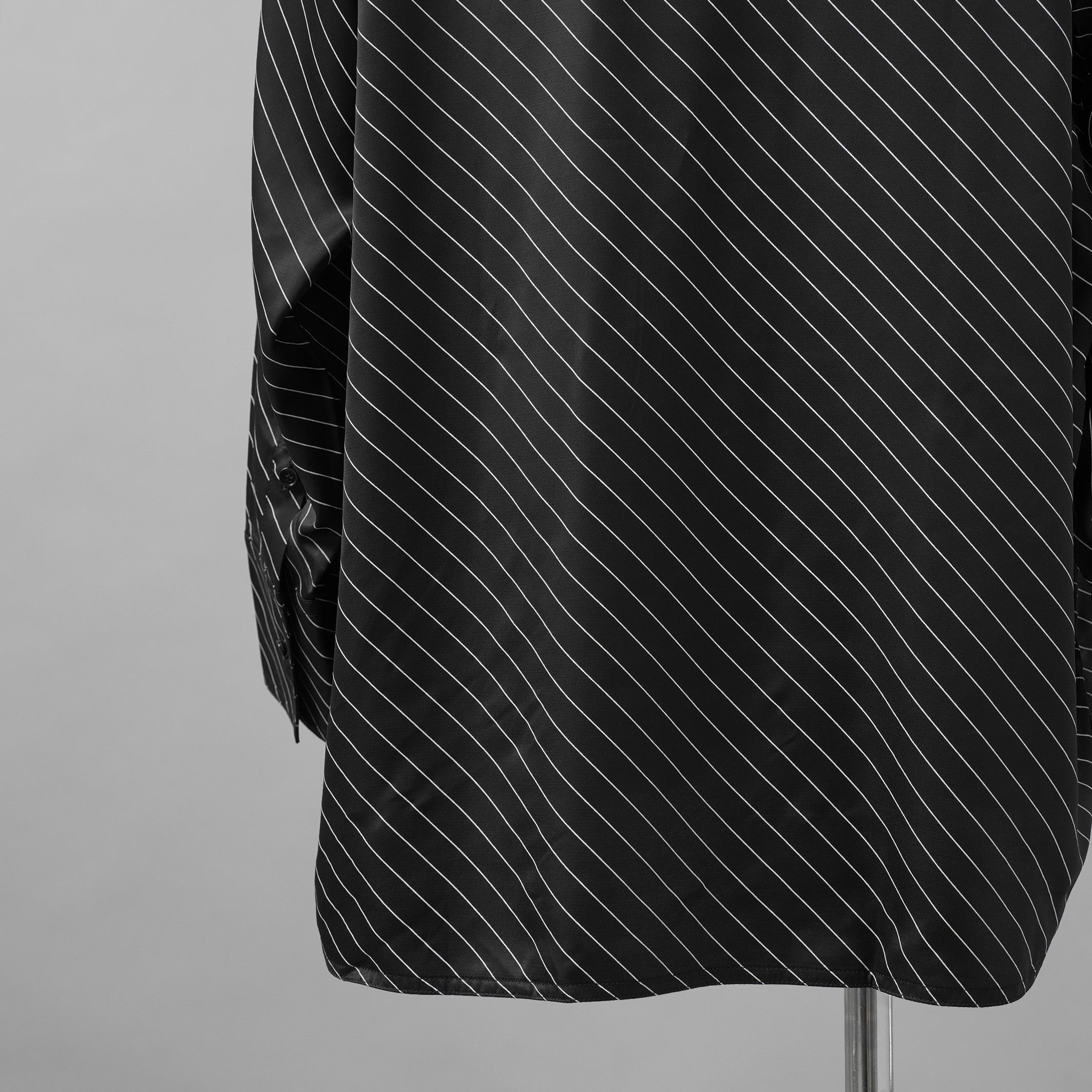 MM6 Maison Margiela エムエムシックス メゾンマルジェラ / 美品 23SS オーバーサイズビスコースシャツ 長袖シャツ/ S52DT0025 S78325 / size XS (BLACK)