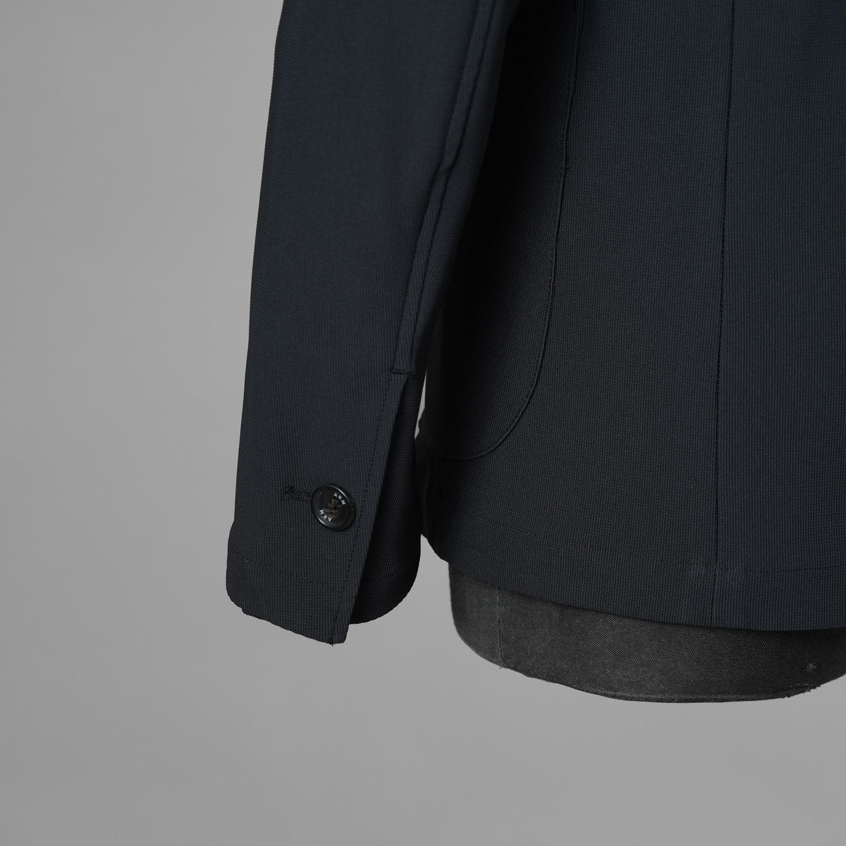未使用 AKM エイケーエム / 25SS FULLDUL PERL TORICOT JERSEY SWING EASY JACKET  定番  テーラード ジャケット /B475 PET148 / size S (BLACK) 123053-alm