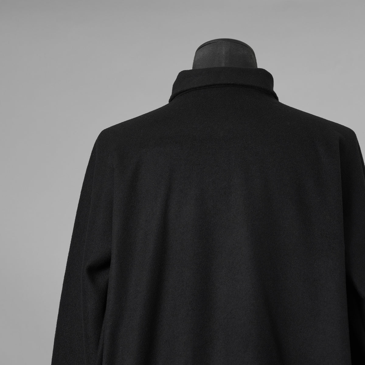 m.a + エムエークロス / 美品 23AW 2 Pocket One Piece Medium Fit Shirt / Wool Jersey / 長袖シャツ / 23W-H250DB / size 54 (BLACK) 352151-uen