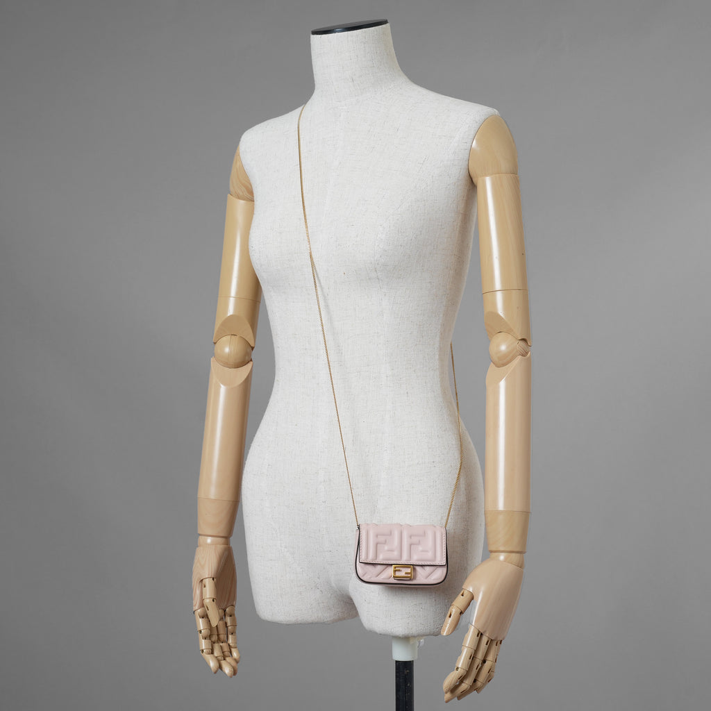FENDI フェンディ / 美品 19 ナノ バゲット チャーム ショルダーポーチ アクセサリー / 7AR844 -AAJD-209-0189 / PINK BEIGE レディース 352145-izm