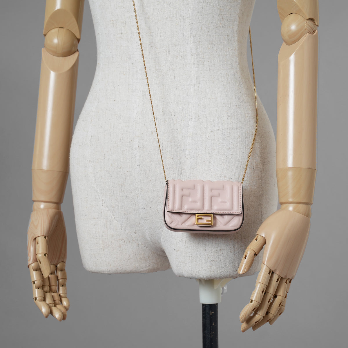 FENDI フェンディ / 美品 19 ナノ バゲット チャーム ショルダーポーチ アクセサリー / 7AR844 -AAJD-209-0189 / PINK BEIGE レディース 352145-izm